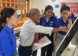 Đoàn xã Tiên Phước đồng hành cùng người dân thực hiện dịch vụ công trực tuyến