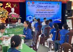Đoàn Thanh niên phường Hội An Tây phối hợp tổ chức khám mắt, tư vấn và cấp thuốc miễn phí cho thanh niên công nhân