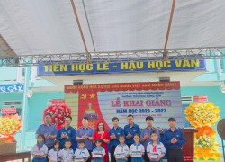 Đoàn xã Nông Sơn phối hợp tổ chức chương trình “Em nuôi của Đoàn - Tiếp bước em đến trường”