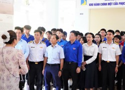 Khai mạc triển lãm “Tuổi trẻ với biển...