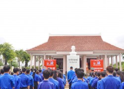 Đoàn phường Điện Bàn Bắc tổ chức lễ chào cờ “Tôi yêu Tổ quốc tôi”, dâng hương tưởng niệm Anh hùng liệt sĩ Nguyễn Văn Trỗi