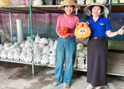 Ngô Thị Hương – Gương thanh niên xã Đồng Dương khởi nghiệp từ nghề sản xuất heo đất thạch cao mỹ nghệ