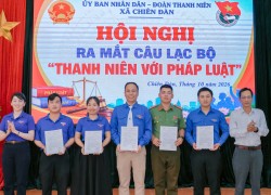 Đoàn xã Chiên Đàn ra mắt Câu lạc bộ “Thanh niên với pháp luật”, tuyên truyền an toàn giao thông cho học sinh