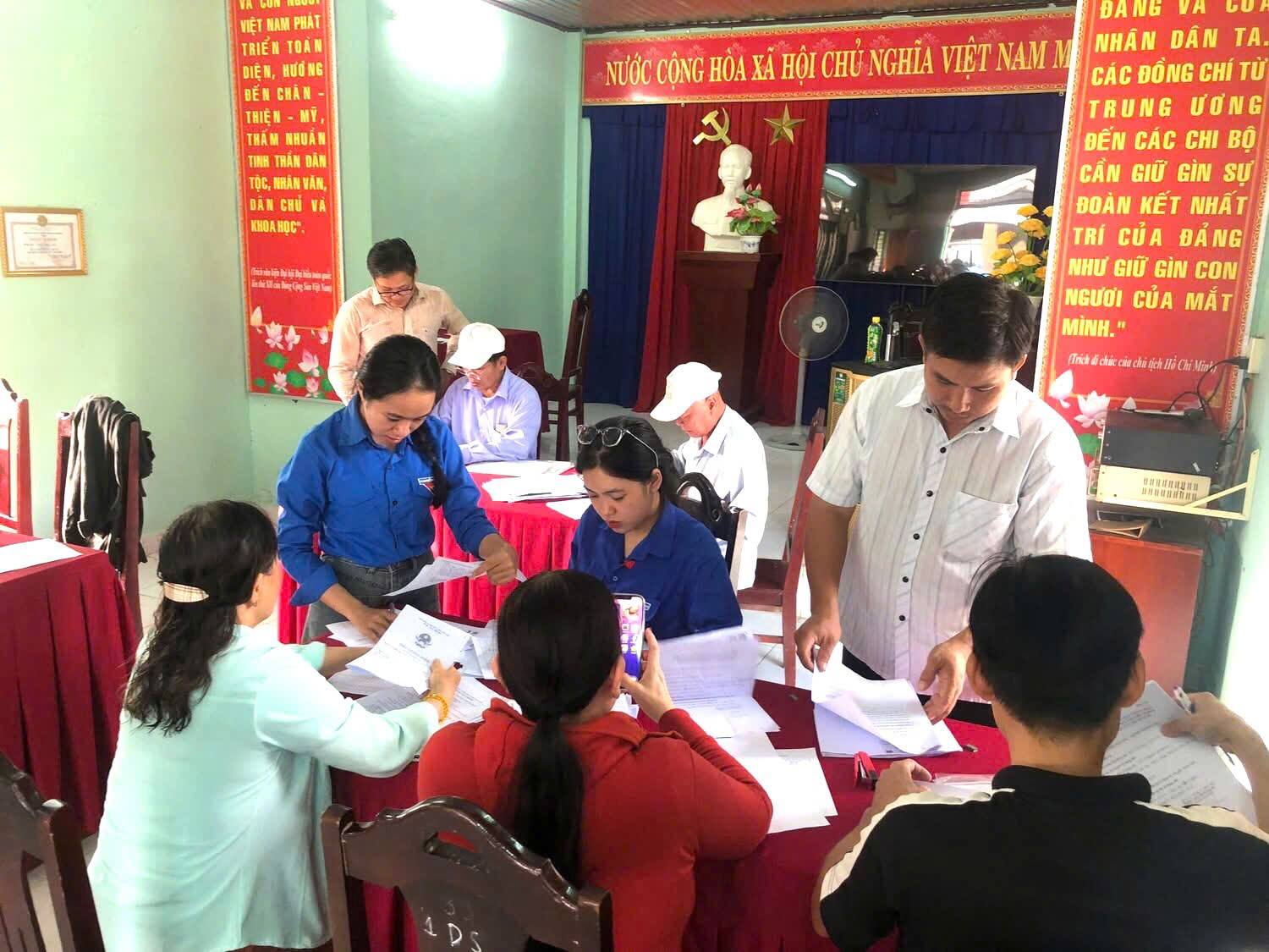 TUỔI TRẺ ĐIỆN BÀN BẮC RA QUÂN HỖ TRỢ CHIẾN DỊCH “90 NGÀY LÀM GIÀU, LÀM SẠCH CƠ SỞ DỮ LIỆU ĐẤT ĐAI