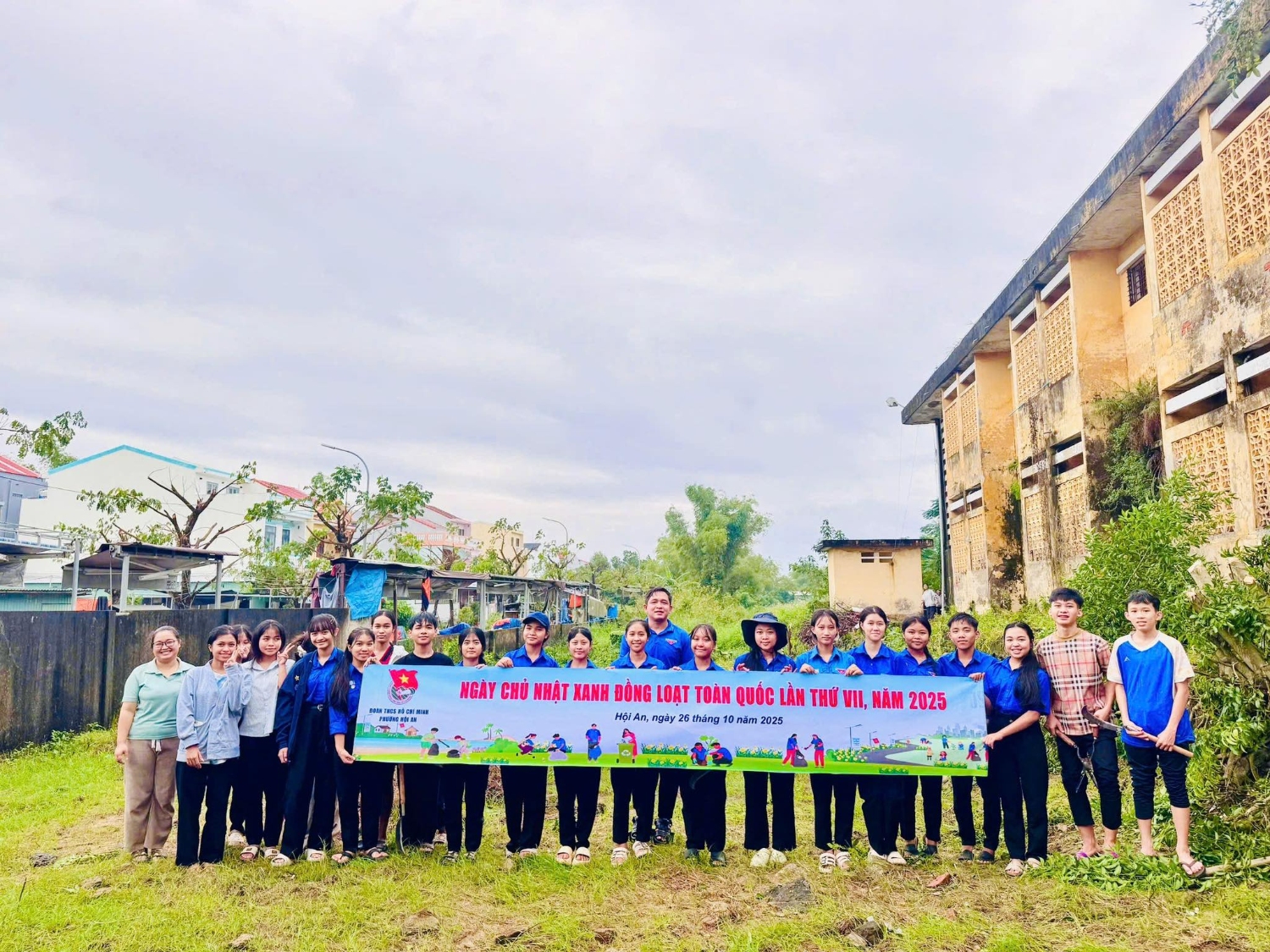 THANH NIÊN ĐÀ NẴNG ĐỒNG LOẠT RA QUÂN NGÀY CHỦ NHẬT XANH