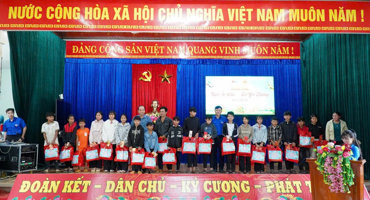 80 triệu đồng cho chương trình “Xuân yêu thương - Tết sẻ chia” tại xã Trà Đốc