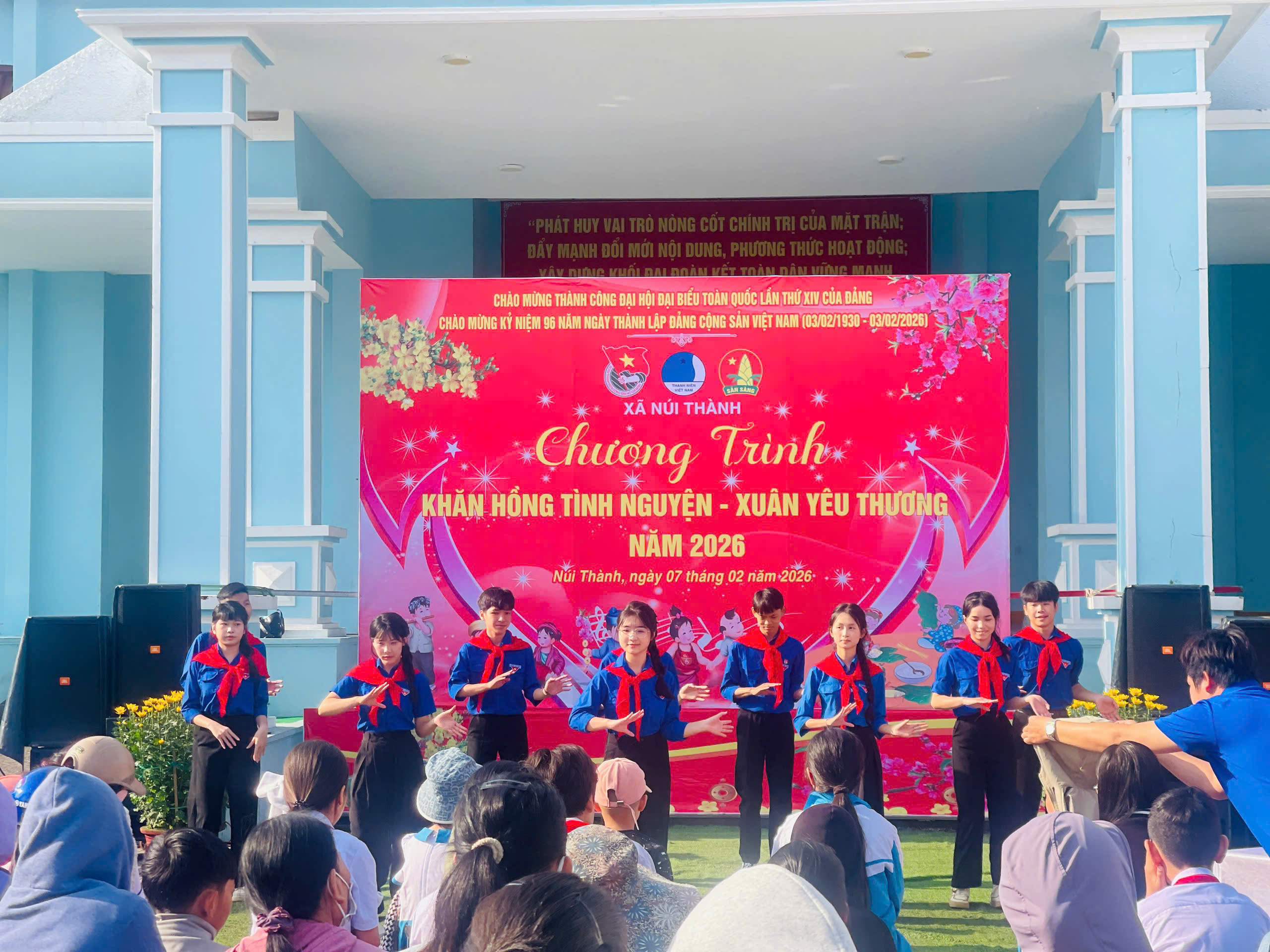 Xã Núi Thành tổ chức chương trình “Khăn hồng tình nguyện – Xuân yêu thương” năm 2026