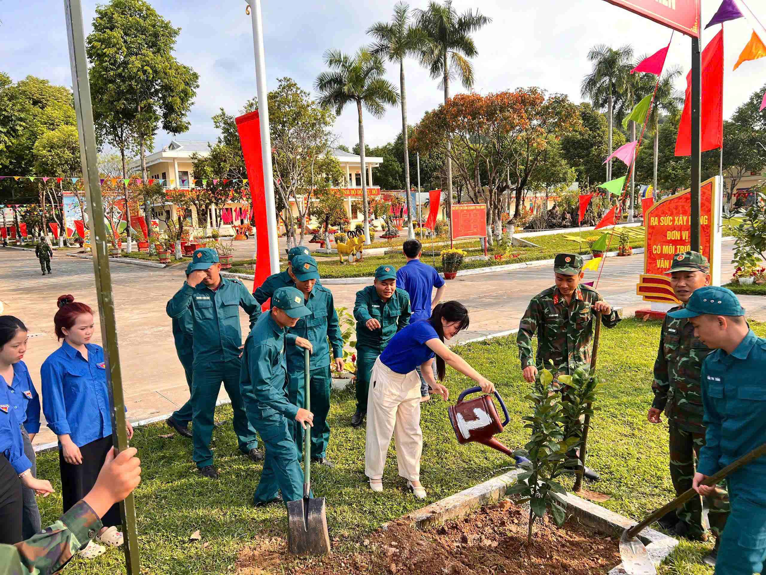 Đoàn phường Hòa Khánh ra quân “Tết trồng cây đời đời nhớ ơn Bác Hồ” Xuân Bính Ngọ 2026