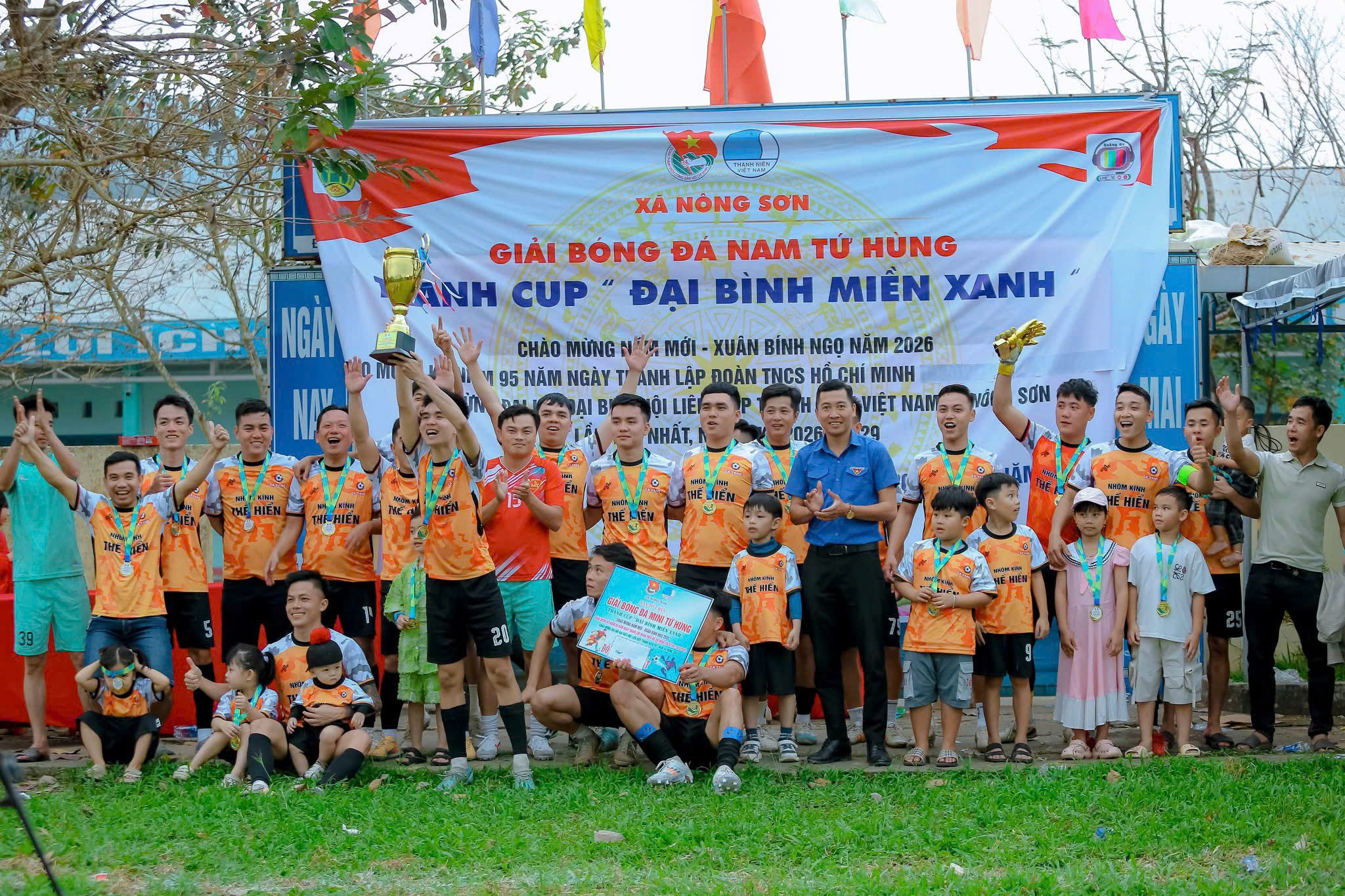 Tuổi trẻ Nông Sơn tổ chức thành công Giải bóng đá nam tứ hùng S11 người – tranh Cúp “Đại Bình Miền Xanh”