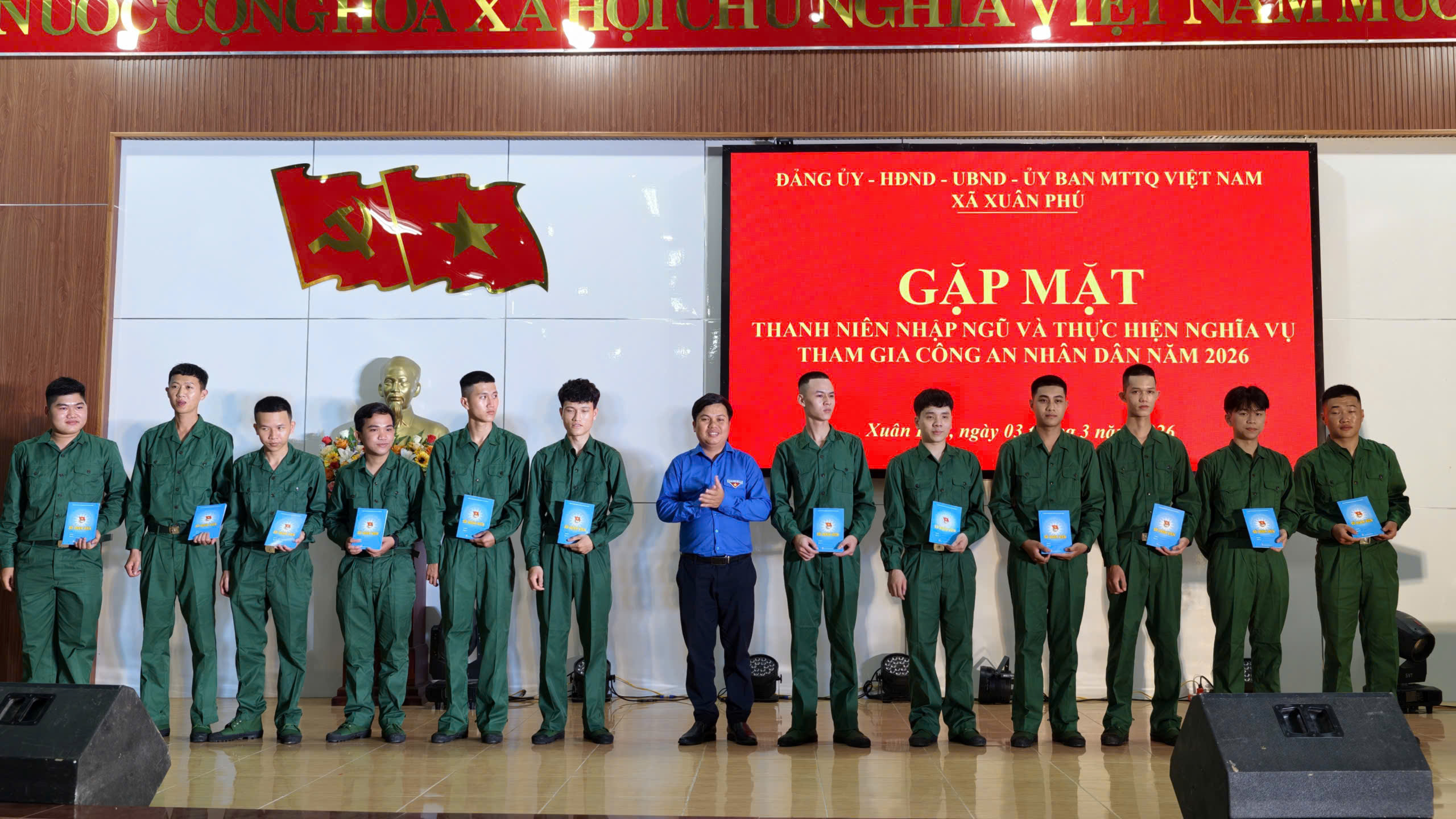 Đoàn xã Xuân Phú tổ chức gặp mặt thanh niên lên đường thực hiện nghĩa vụ quân sự và tham gia Công an nhân dân năm 2026
