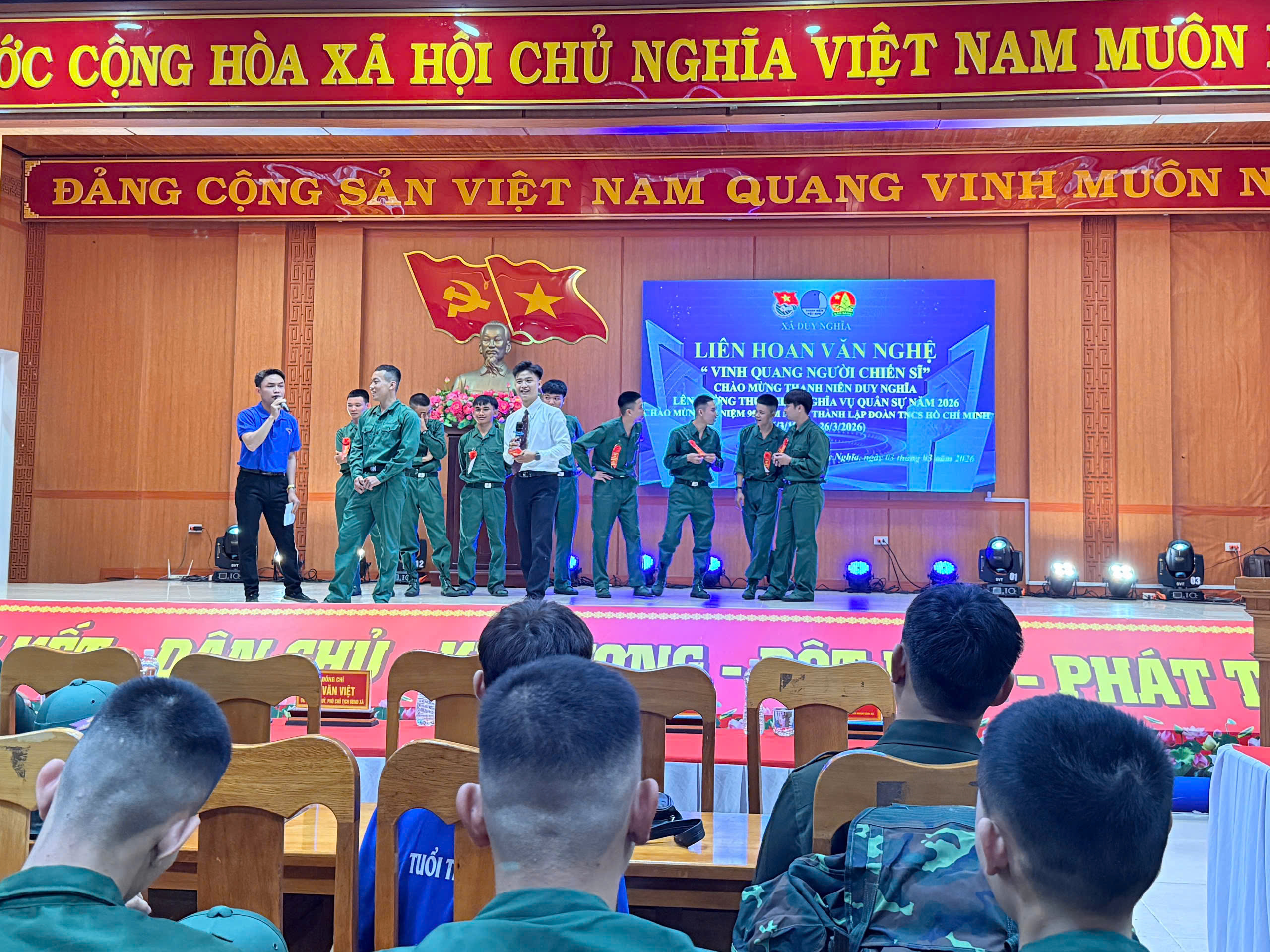Đoàn xã Duy Nghĩa tổ chức chương trình “Vinh quang người chiến sĩ”
