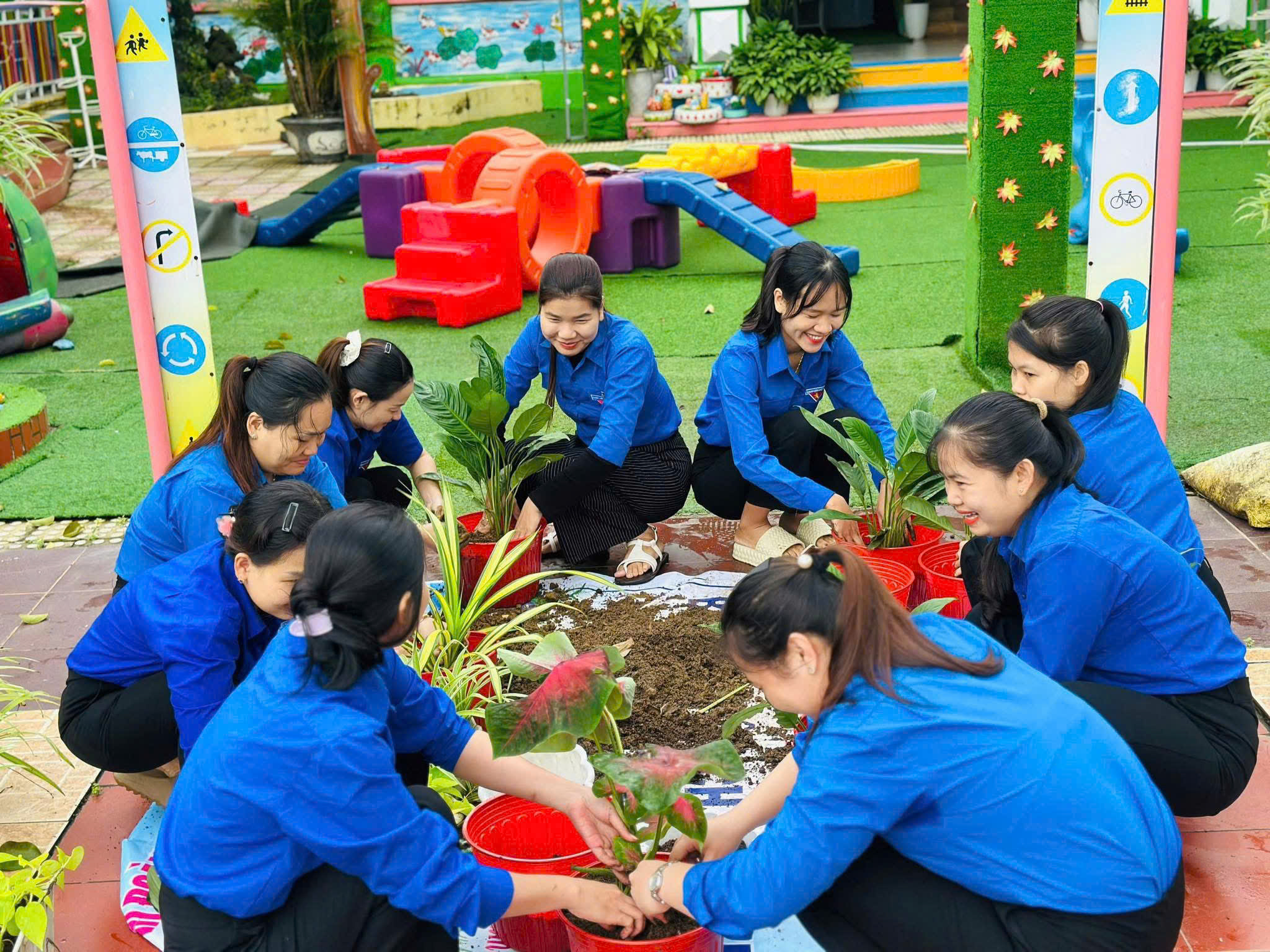 Xã Hà Nha ra quân trồng cây xanh hưởng ứng Tháng Thanh niên năm 2026