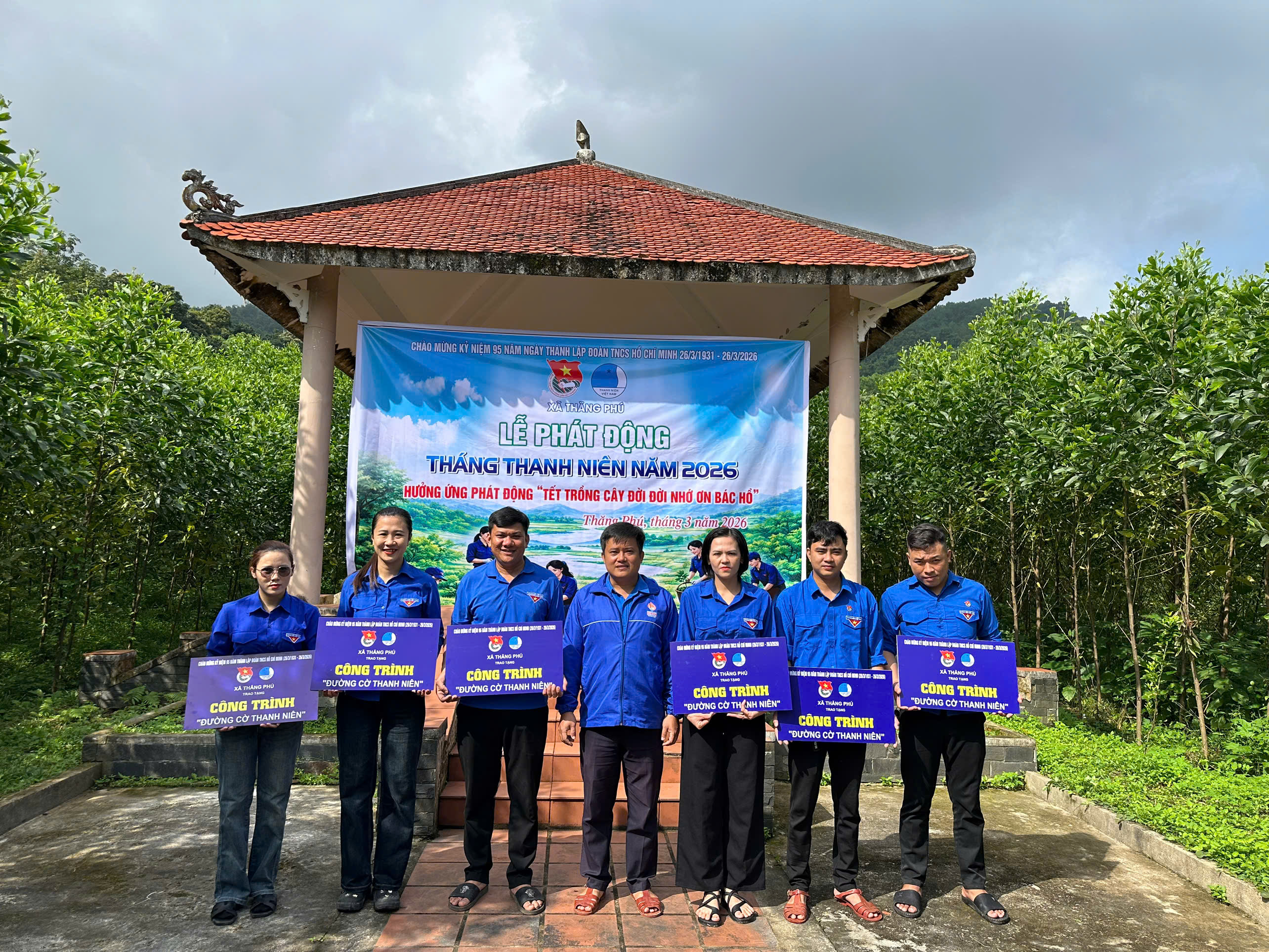 z7598911714943 cb868974cb573e2270ca473ebfb47aea