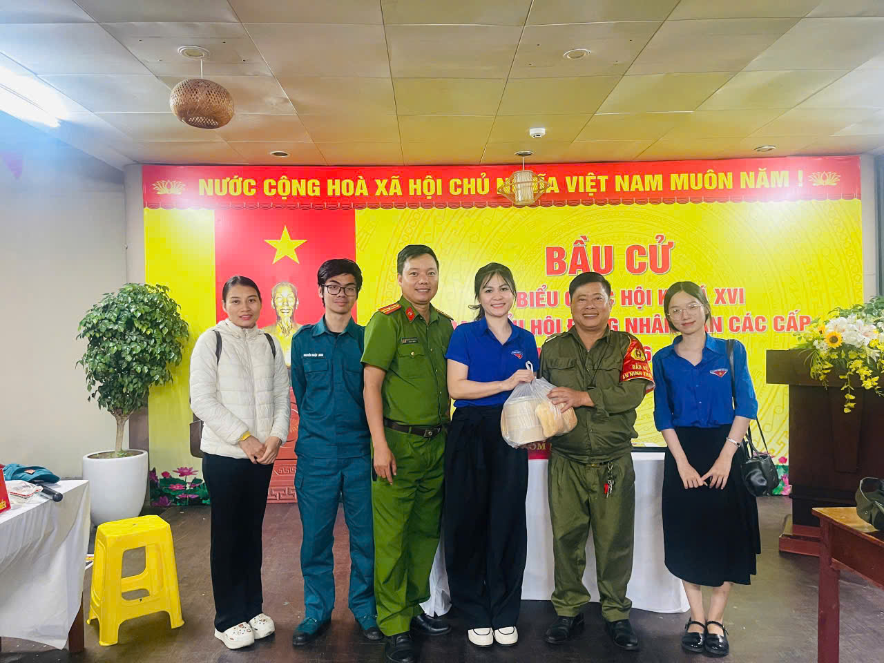 Tuổi trẻ Hải Châu hỗ trợ suất ăn phục vụ lực lượng làm nhiệm vụ tại các điểm bầu cử