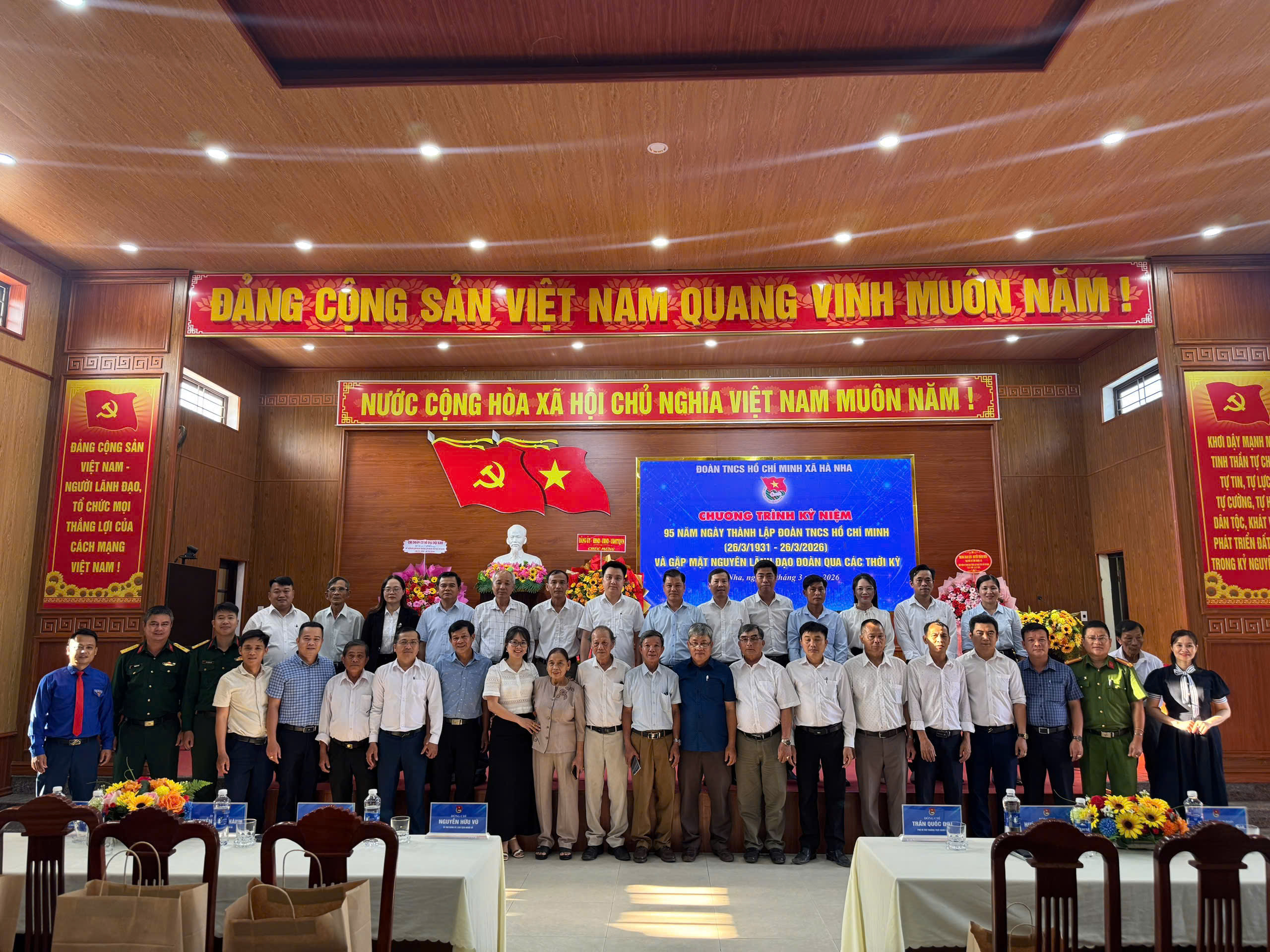 Đoàn xã Hà Nha tổ chức kỷ niệm 95 năm ngày thành lập Đoàn TNCS Hồ Chí Minh và gặp mặt nguyên lãnh đạo Đoàn