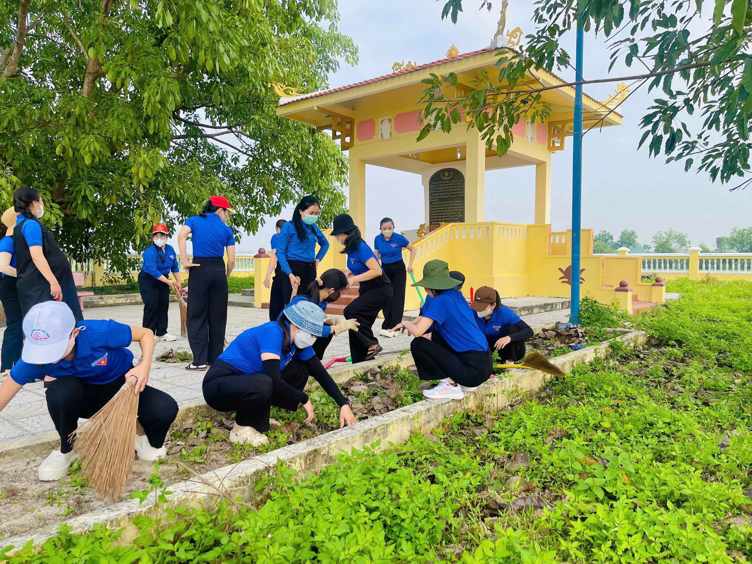 z7657561850560 7ce8cb8127e24a3a692bcadf74d8f5f2 (1)