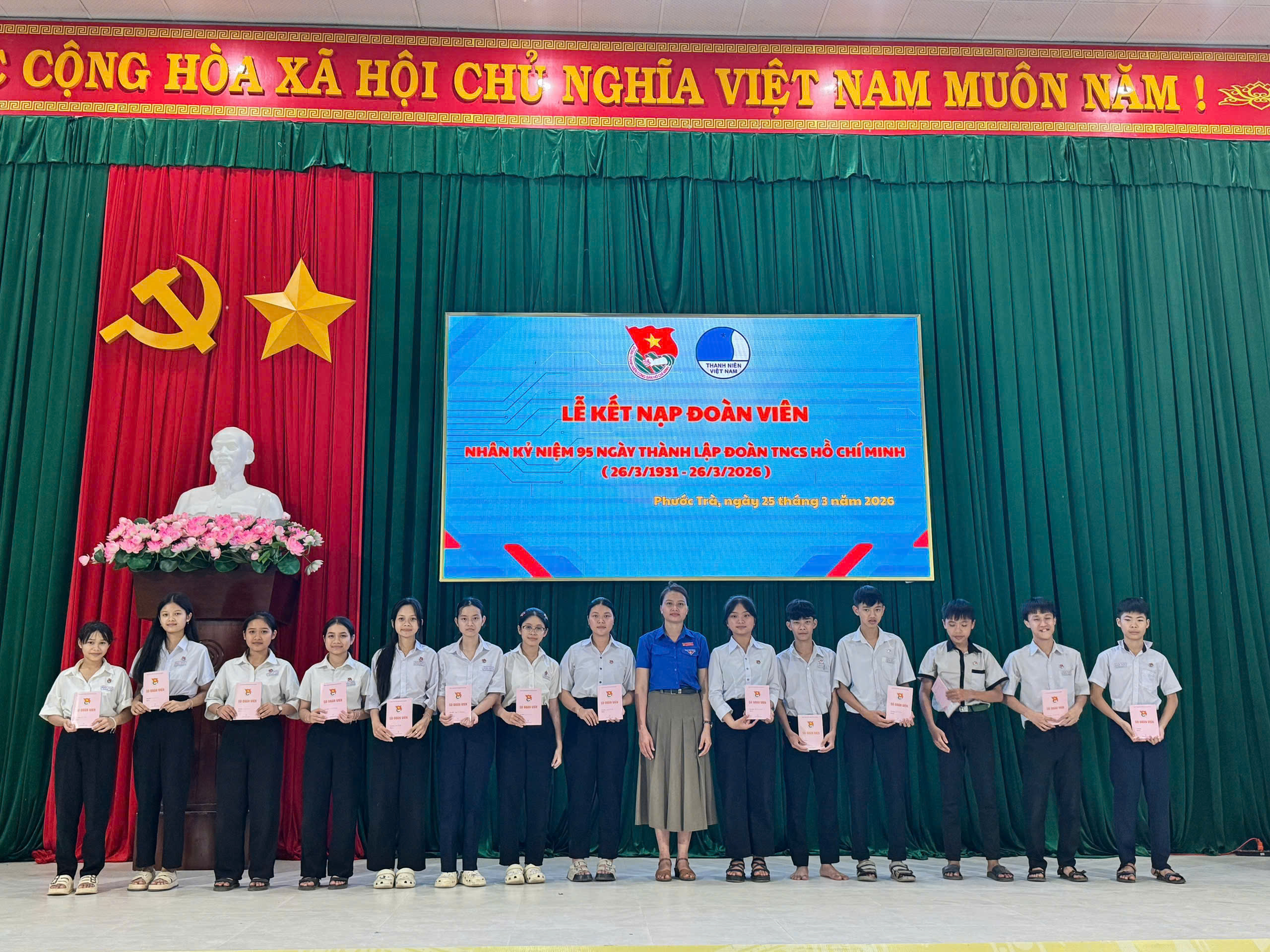 Đoàn xã Hiệp Đức tổ chức lớp cảm tình Đoàn và kết nạp đoàn viên mới