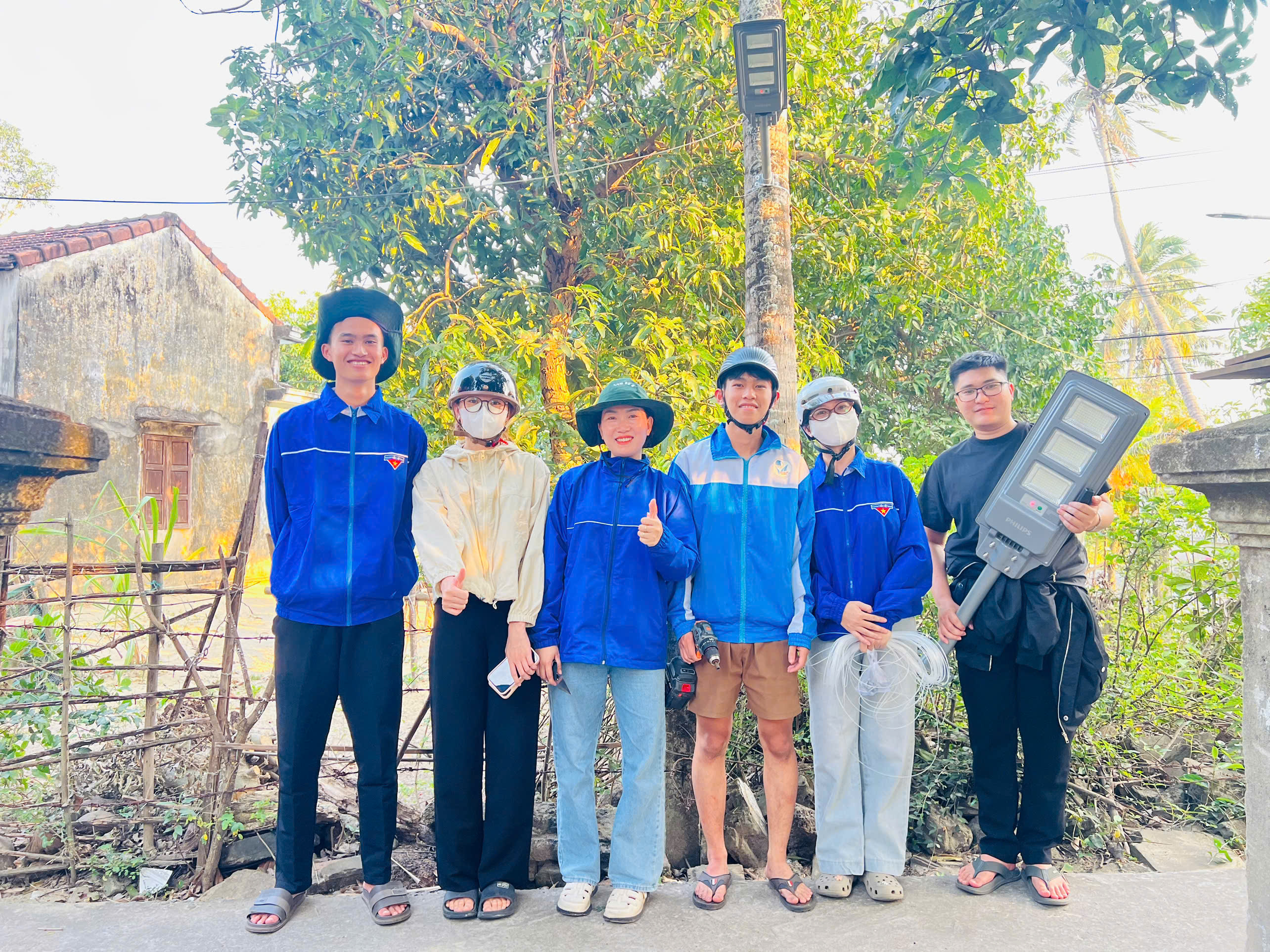 Chiều thứ bảy không nghỉ, tuổi trẻ Tam Hải tiếp tục hành trình tình nguyện