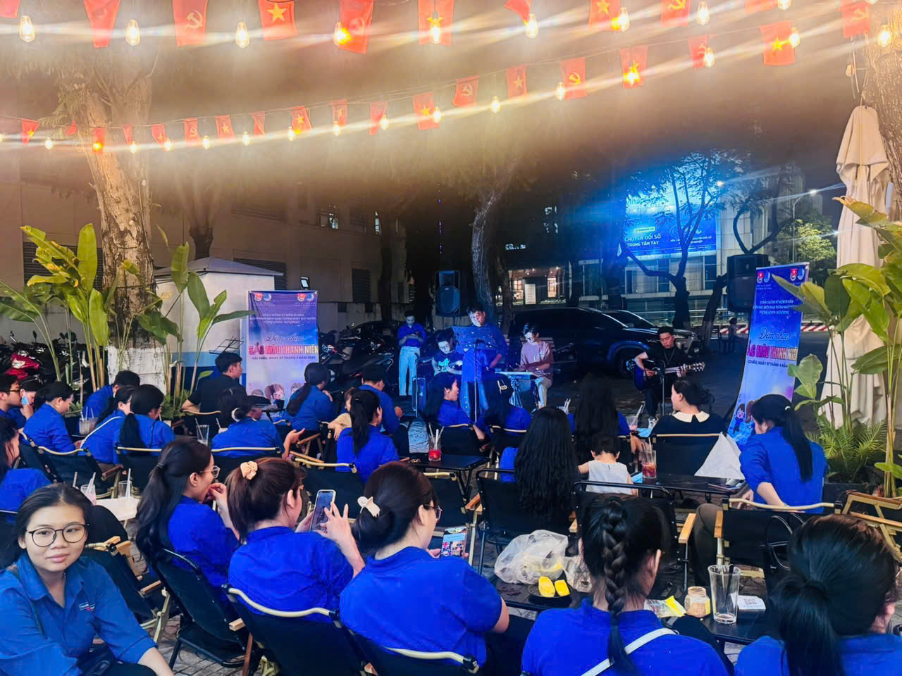 Hải Châu: Đêm nhạc thanh niên số 2 – “Sắc màu thanh niên”