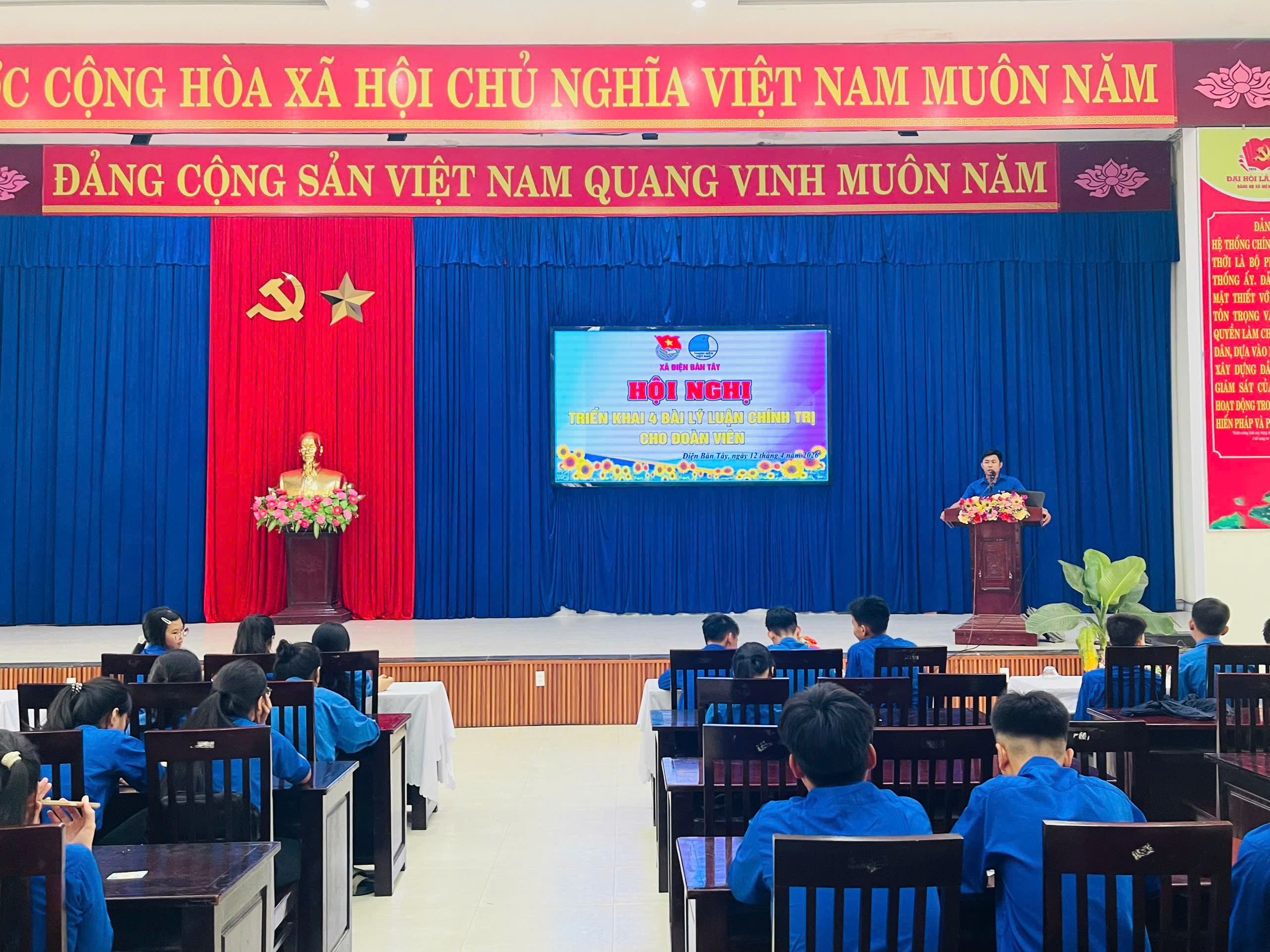 Đoàn xã Điện Bàn Tây tổ chức hội nghị học tập lý luận chính trị và hướng dẫn sử dụng ứng dụng Thanh niên Việt Nam