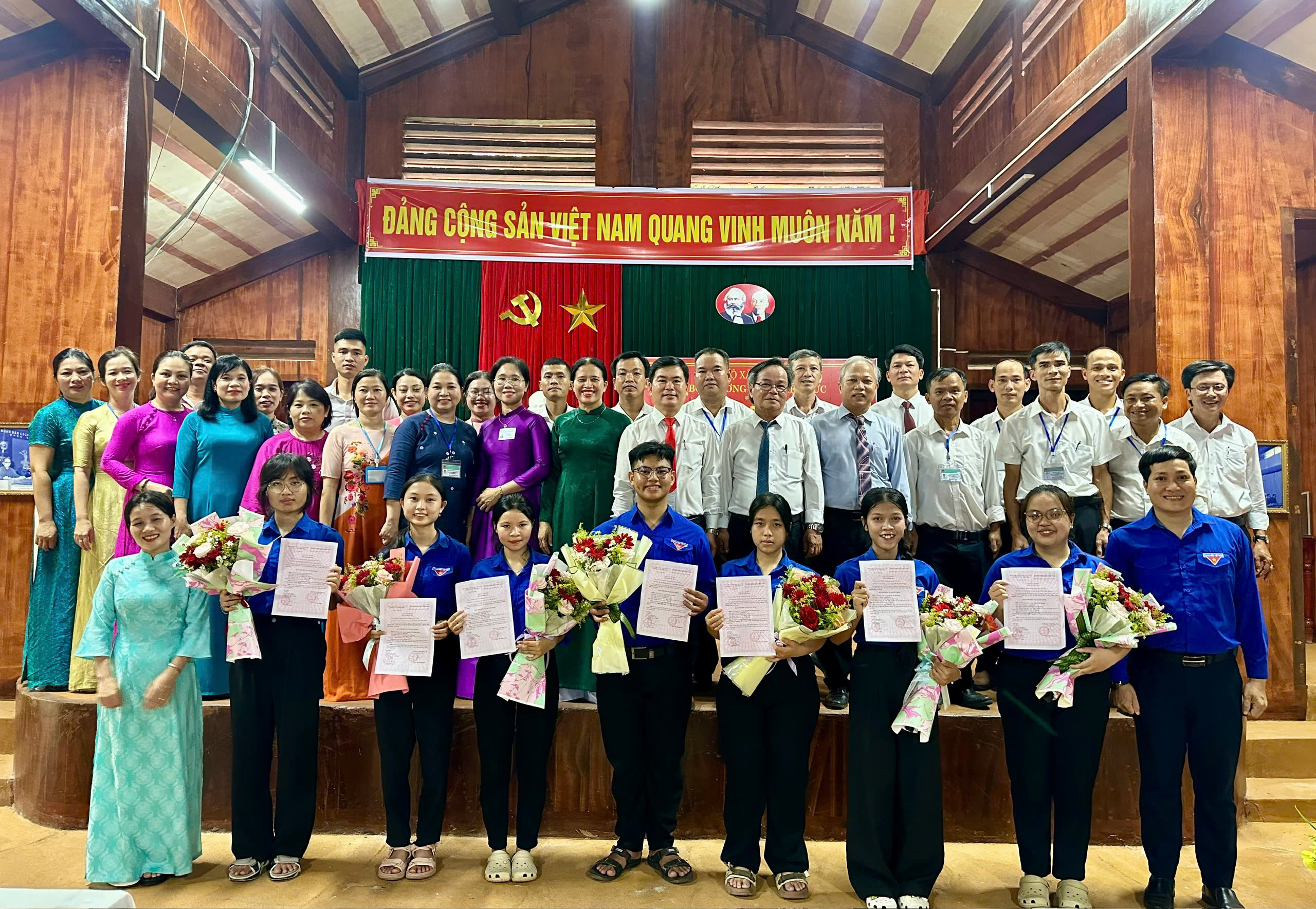 Hiệp Đức tổ chức lễ kết nạp đảng viên tại “địa chỉ đỏ” Khu ủy Khu V