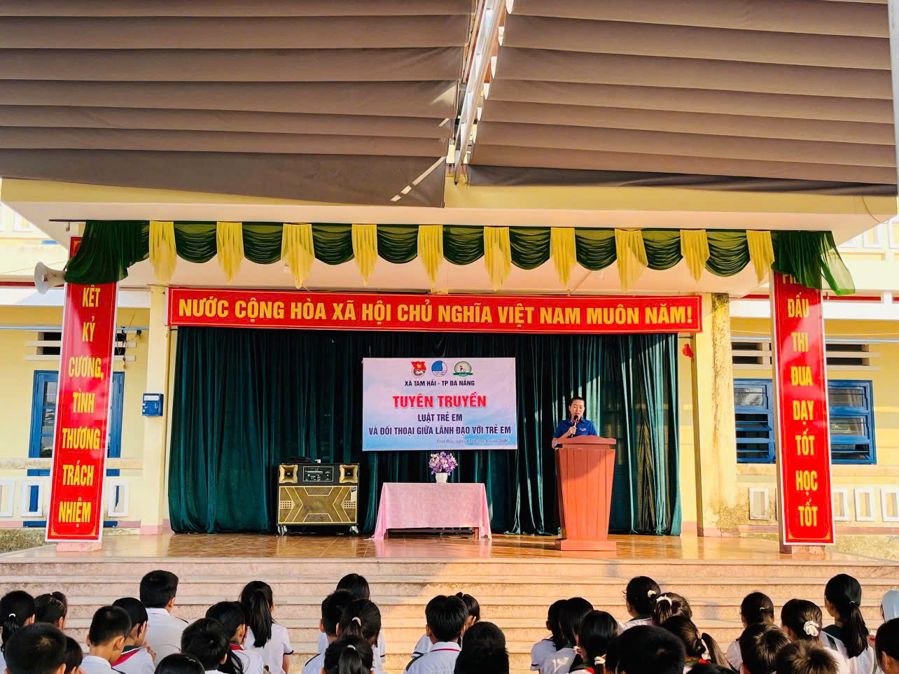 Đoàn xã Tam Hải tổ chức tuyên truyền Luật Trẻ em và đối thoại giữa lãnh đạo với trẻ em