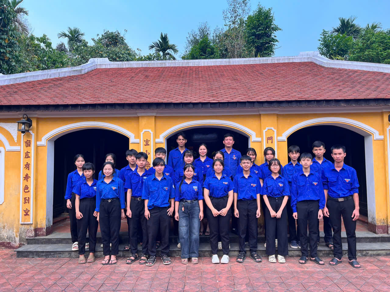 Đoàn xã Thạnh Bình tổ chức dâng hương tưởng niệm cụ Huỳnh Thúc Kháng