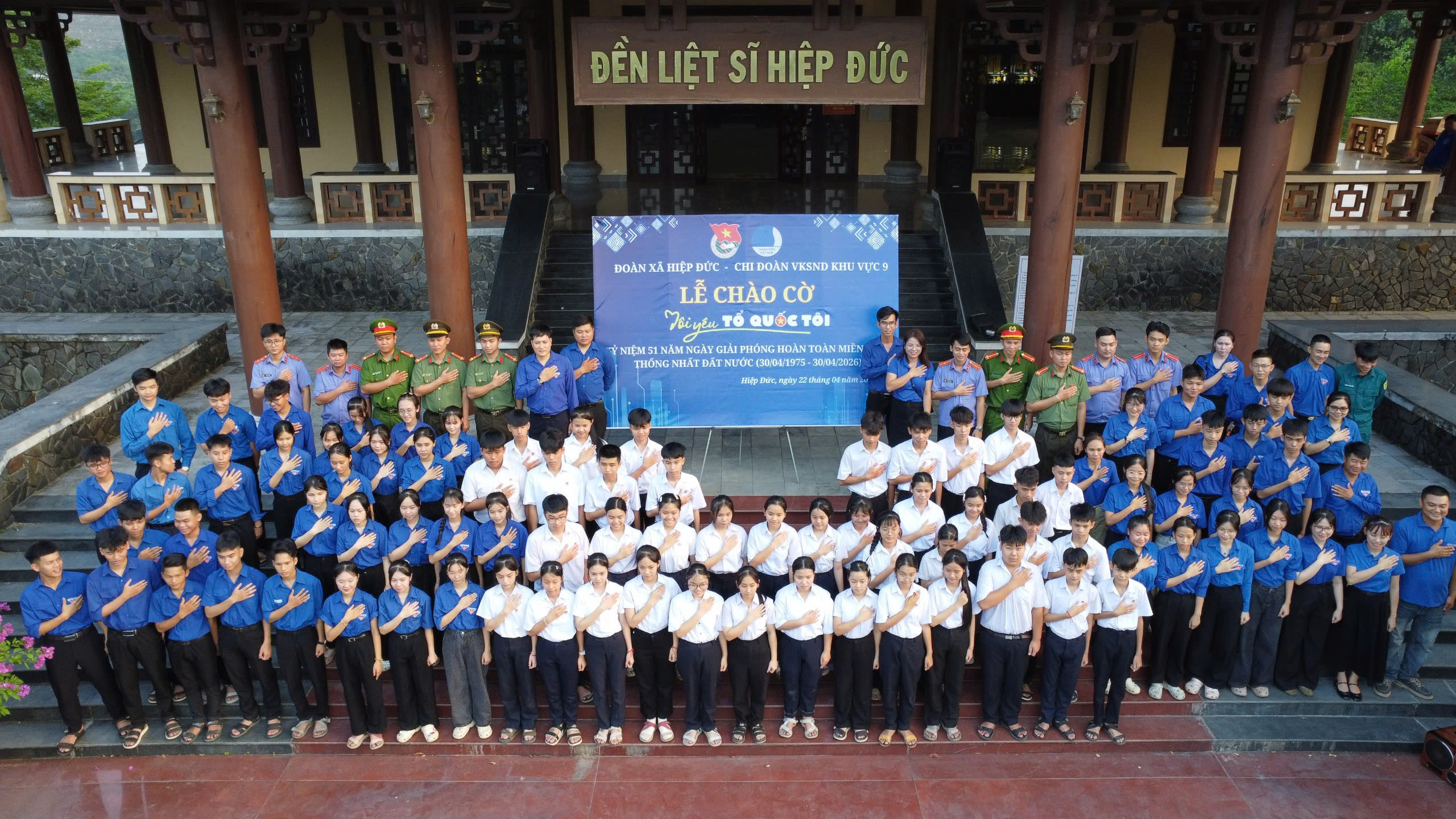 Hiệp Đức: Tổ chức Lễ chào cờ “Tôi yêu Tổ quốc tôi” kỷ niệm 51 năm Ngày Giải phóng miền Nam, thống nhất đất nước