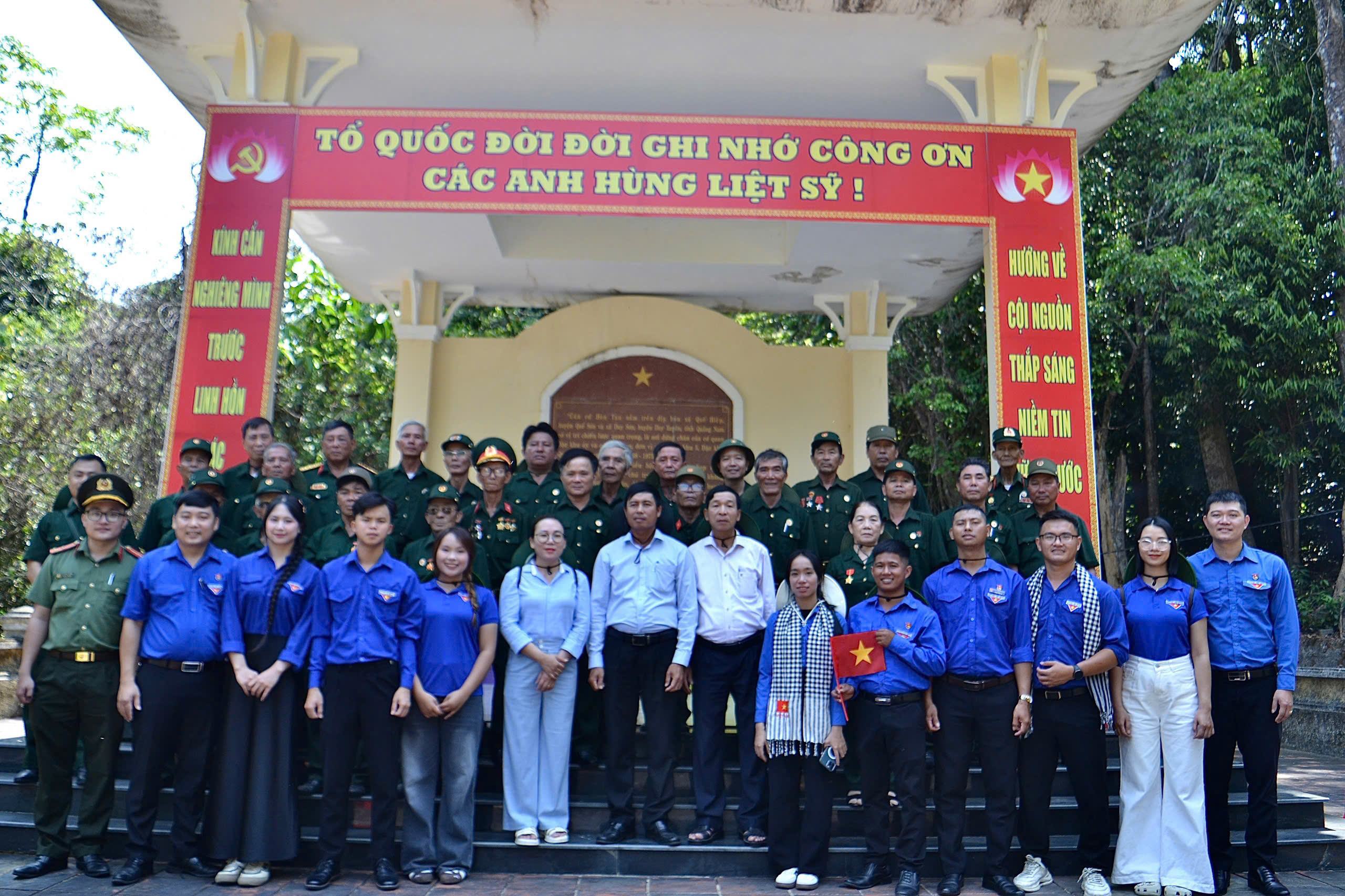 Đoàn Thanh niên phường Điện Bàn Bắc tổ chức hành trình về địa chỉ đỏ năm 2026