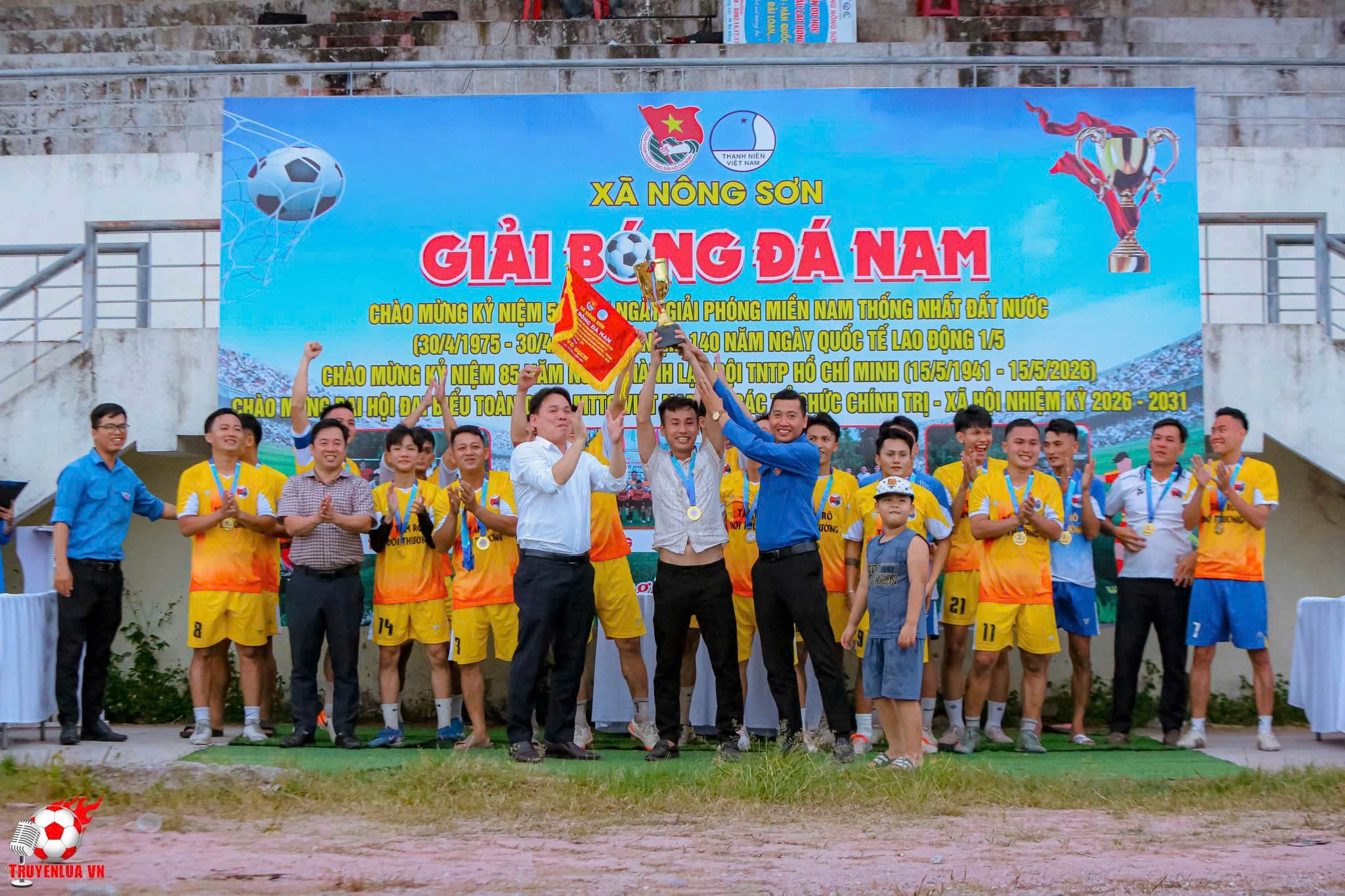 Đoàn Thanh niên xã Nông Sơn tổ chức thành công Giải bóng đá nam 11 người chào mừng các ngày lễ lớn