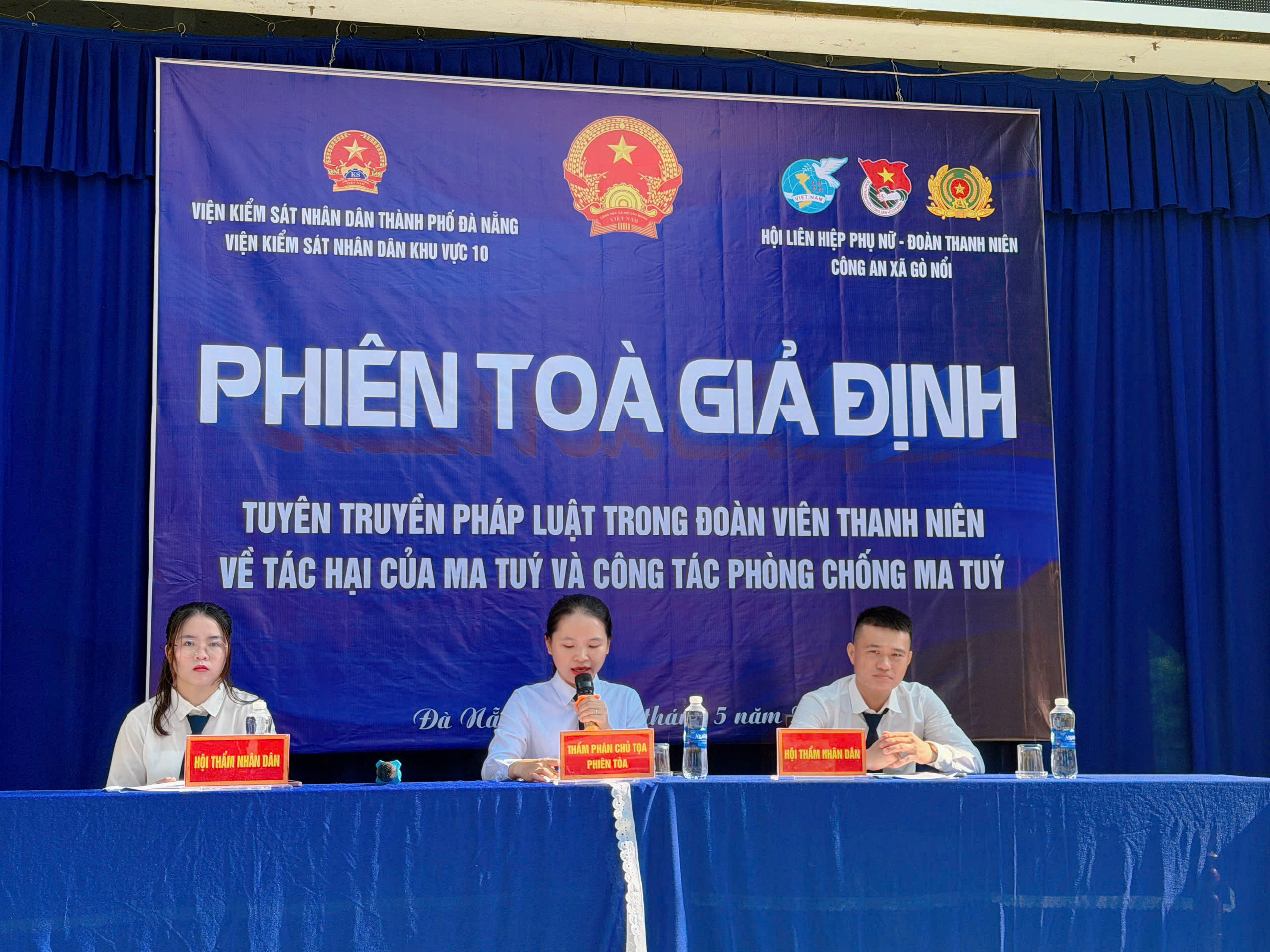 Đoàn Thanh niên xã Gò Nổi phối hợp tổ chức phiên tòa giả định tuyên truyền pháp luật cho thanh thiếu niên tại Trường THPT Phạm Phú Thứ