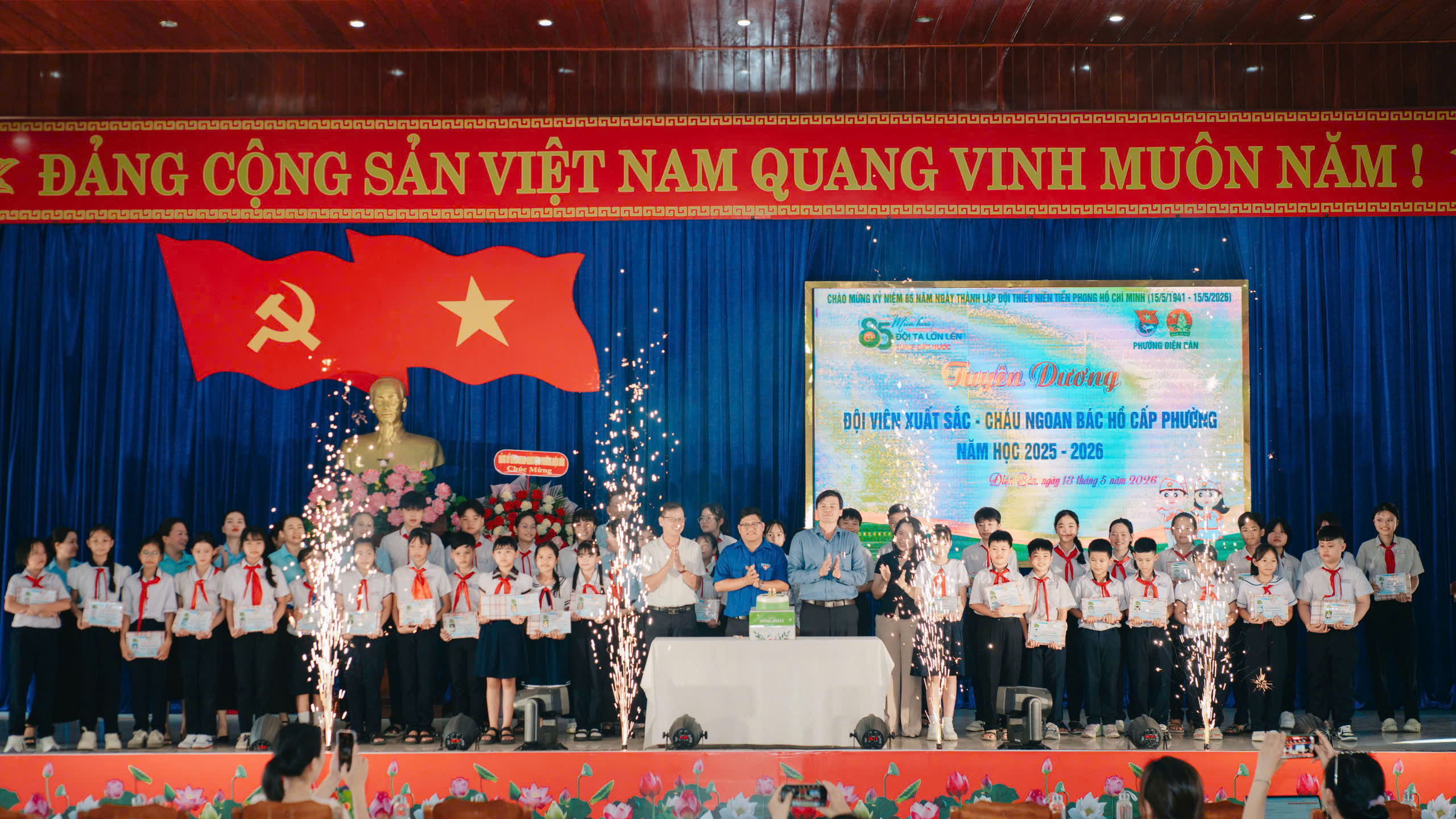 Phường Điện Bàn tổ chức chương trình kỷ niệm 85 năm Ngày thành lập Đội TNTP Hồ Chí Minh và 136 năm Ngày sinh Chủ tịch Hồ Chí Minh