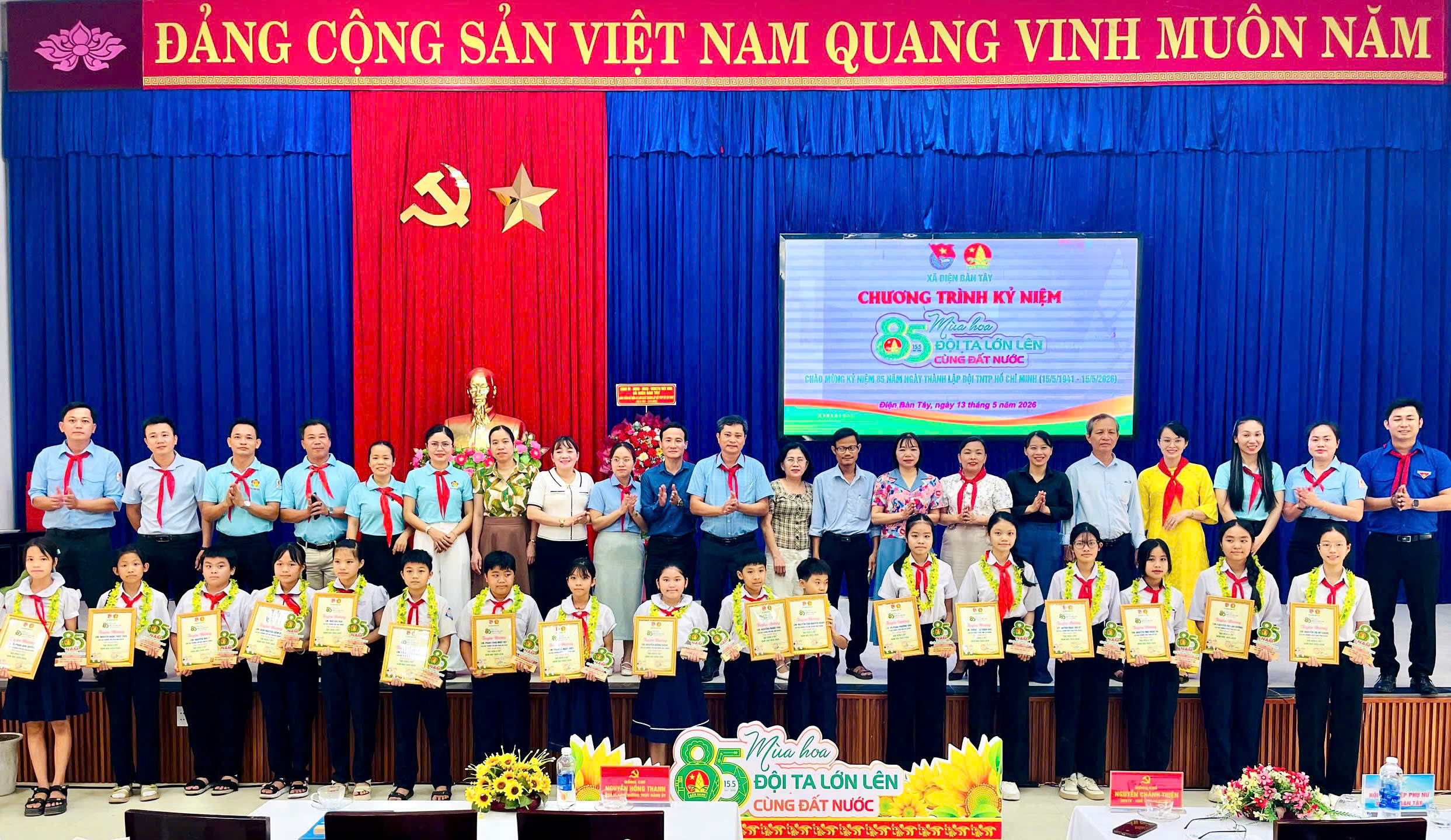 Chương trình kỷ niệm 85 năm Ngày thành lập Đội TNTP Hồ Chí Minh và tuyên dương “Đội viên 5 tốt” cấp xã, năm học 2025 – 2026 tại xã Điện Bàn Tây