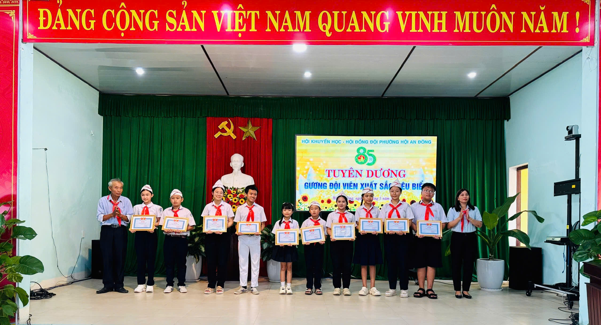 Phường Hội An Đông tổ chức chương trình kỷ niệm 85 năm Ngày thành lập Đội TNTP Hồ Chí Minh và tuyên dương các tập thể chi đội, gương đội viên xuất sắc tiêu biểu năm học 2025 – 2026