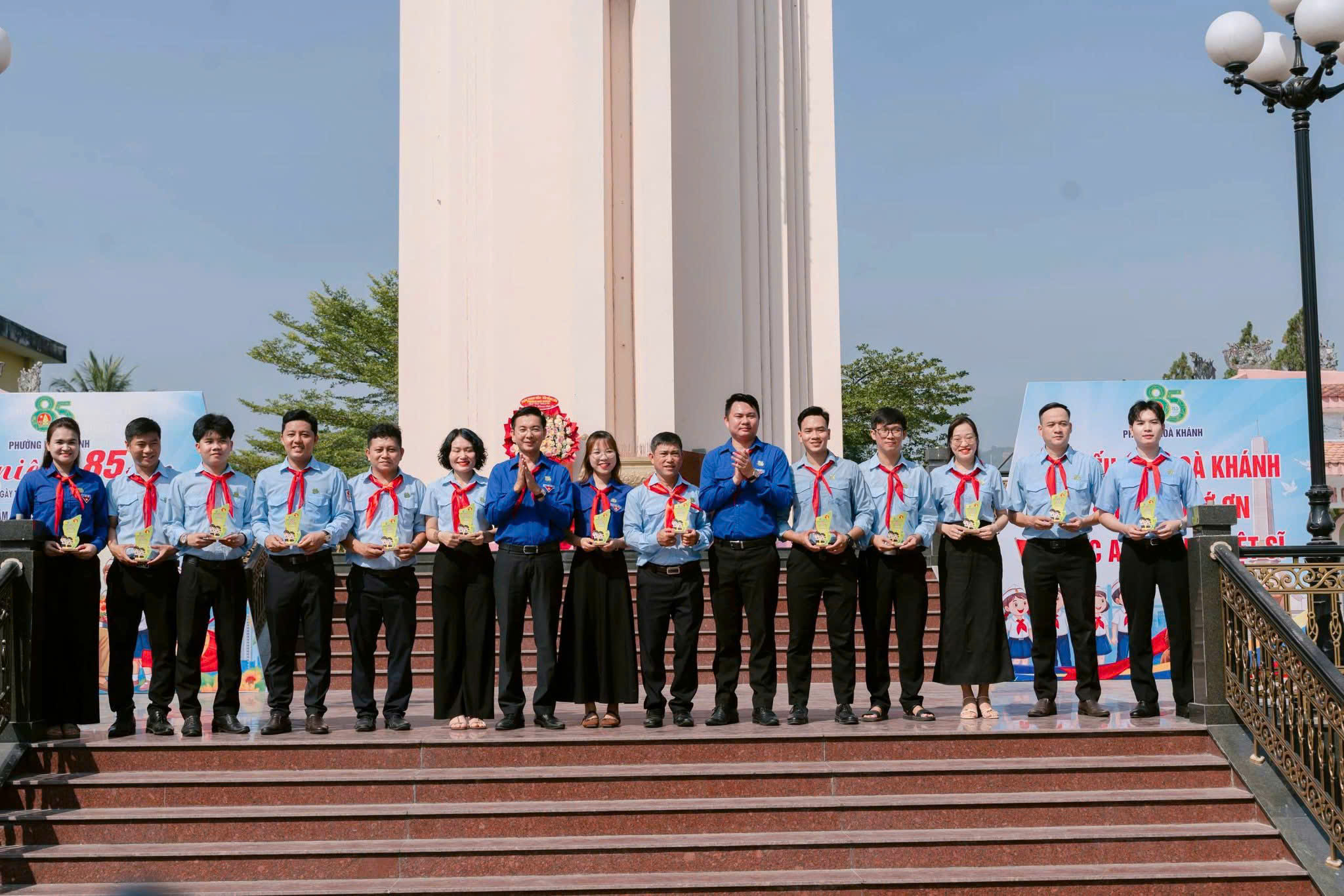 Hành trình tuyên dương Cháu ngoan Bác Hồ phường Hòa Khánh