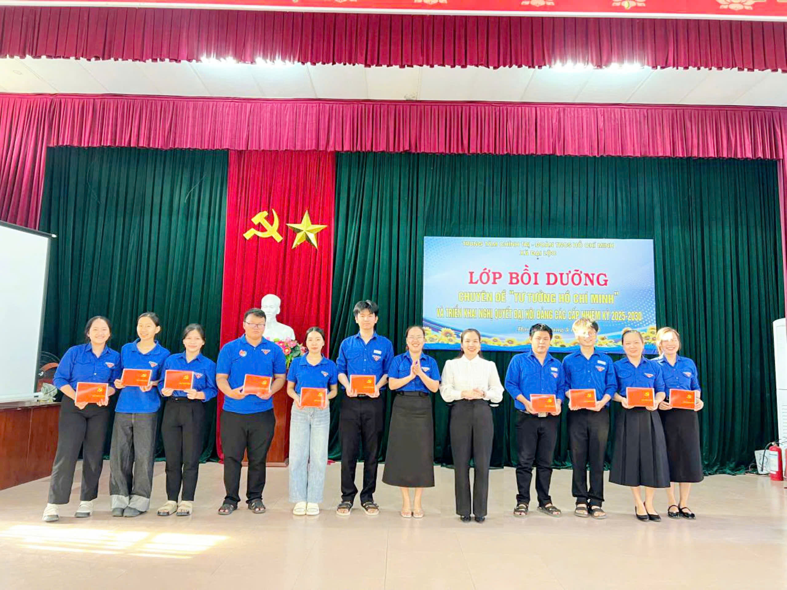 Đoàn TNCS Hồ Chí Minh xã Đại Lộc tổ chức lớp bồi dưỡng chuyên đề “Tư tưởng Hồ Chí Minh” năm 2026 và hành trình về địa chỉ đỏ