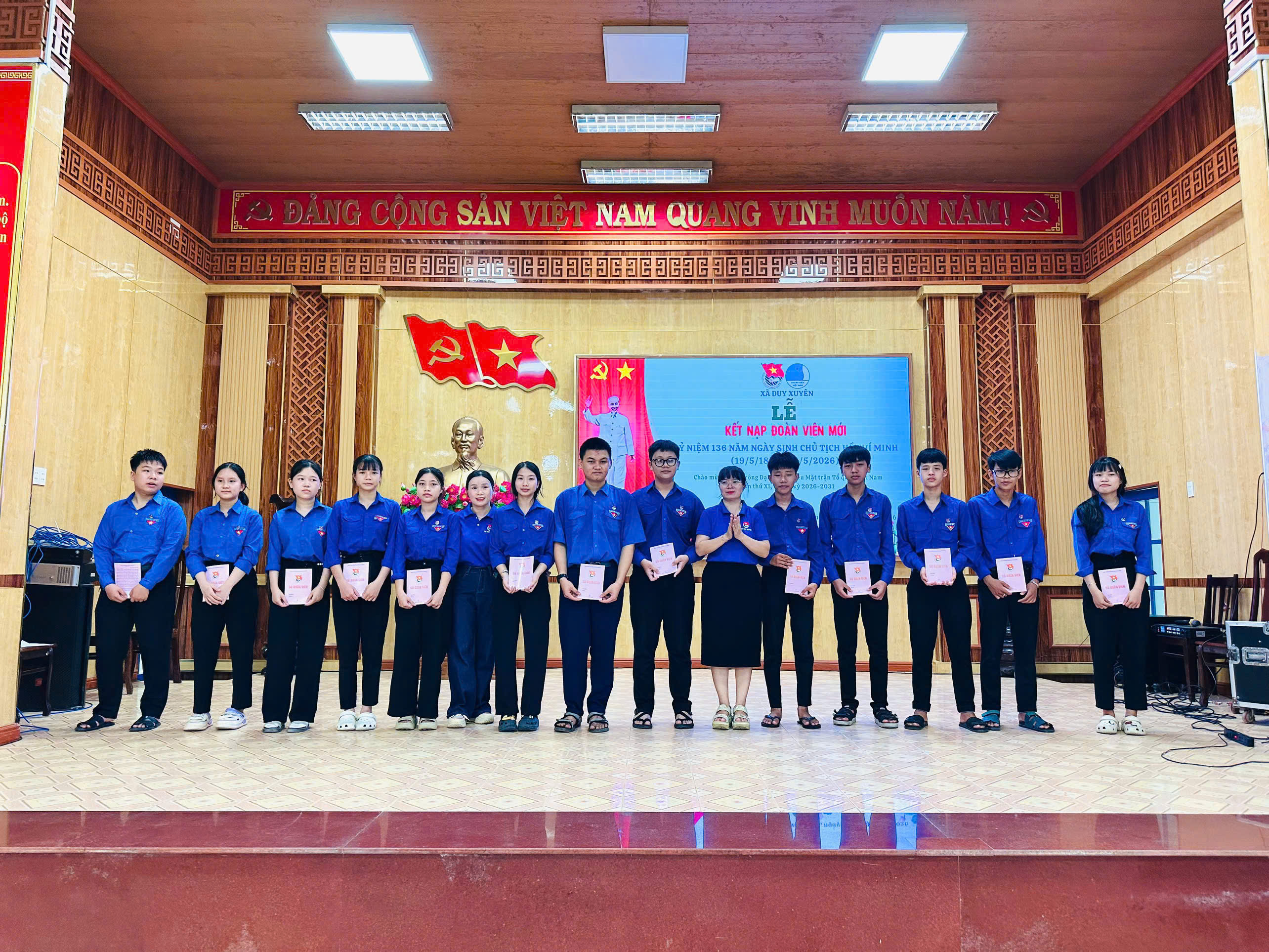 Đoàn xã Duy Xuyên tổ chức sinh hoạt chuyên đề “Nhớ về Bác lòng ta trong sáng hơn”