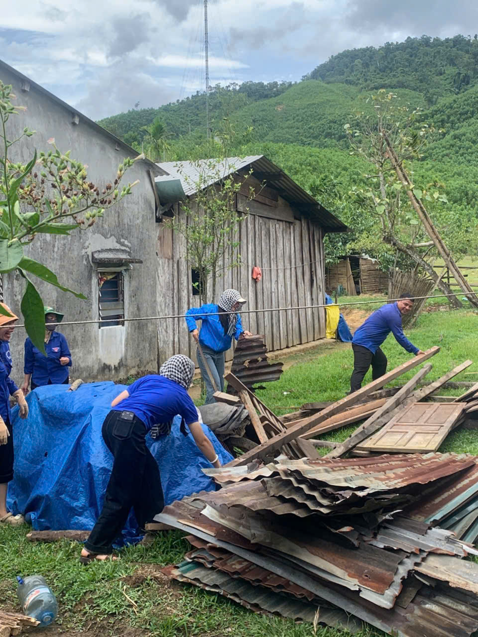 Đoàn Thanh niên – Hội LHTN xã Phước Năng: triển khai hoạt động hỗ trợ xóa nhà tạm, nhà dột nát cho hộ dân khó khăn