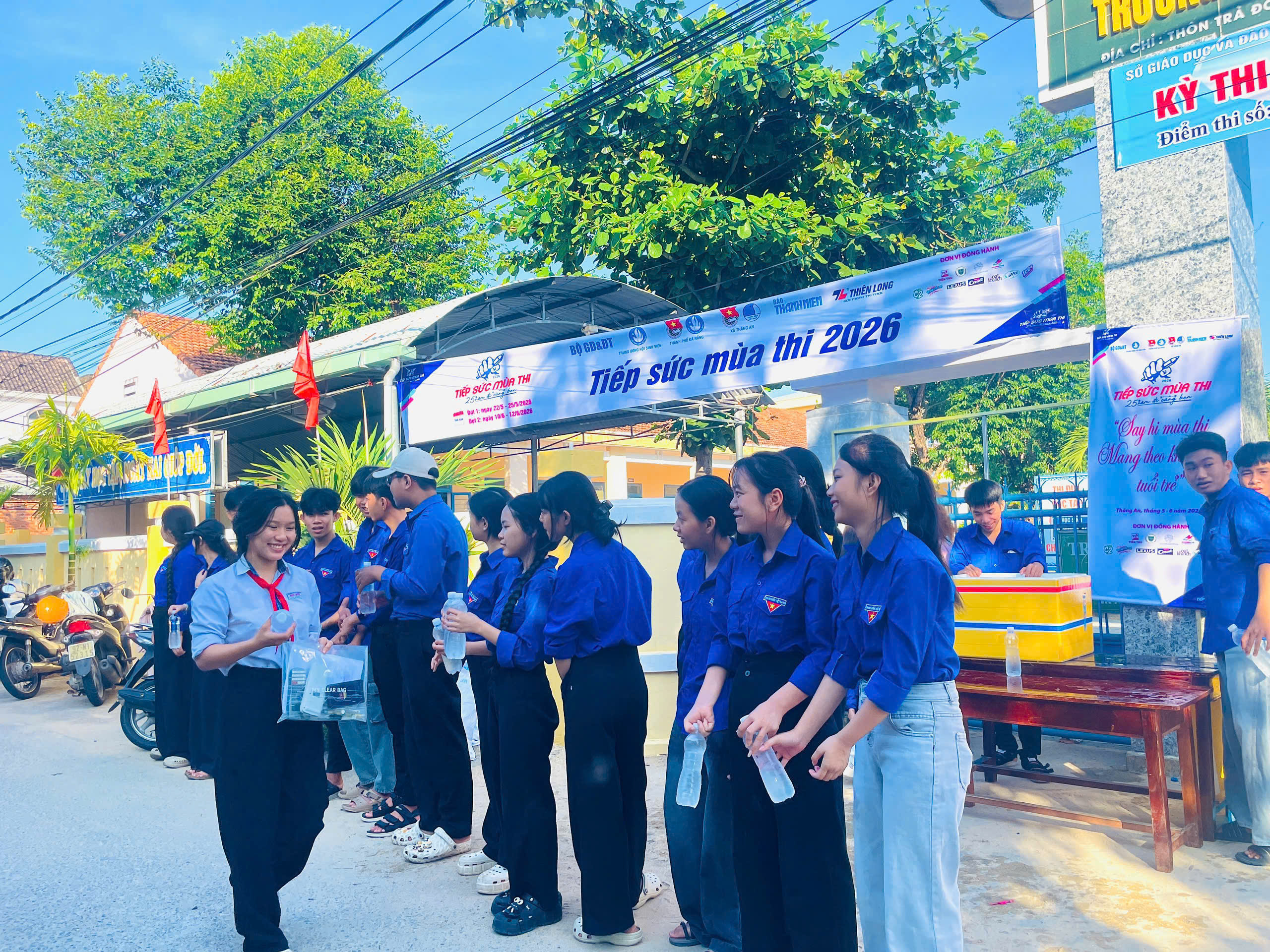 Tuổi trẻ xã Thăng An tiếp tục ra quân “Tiếp sức mùa thi” ngày thứ 2