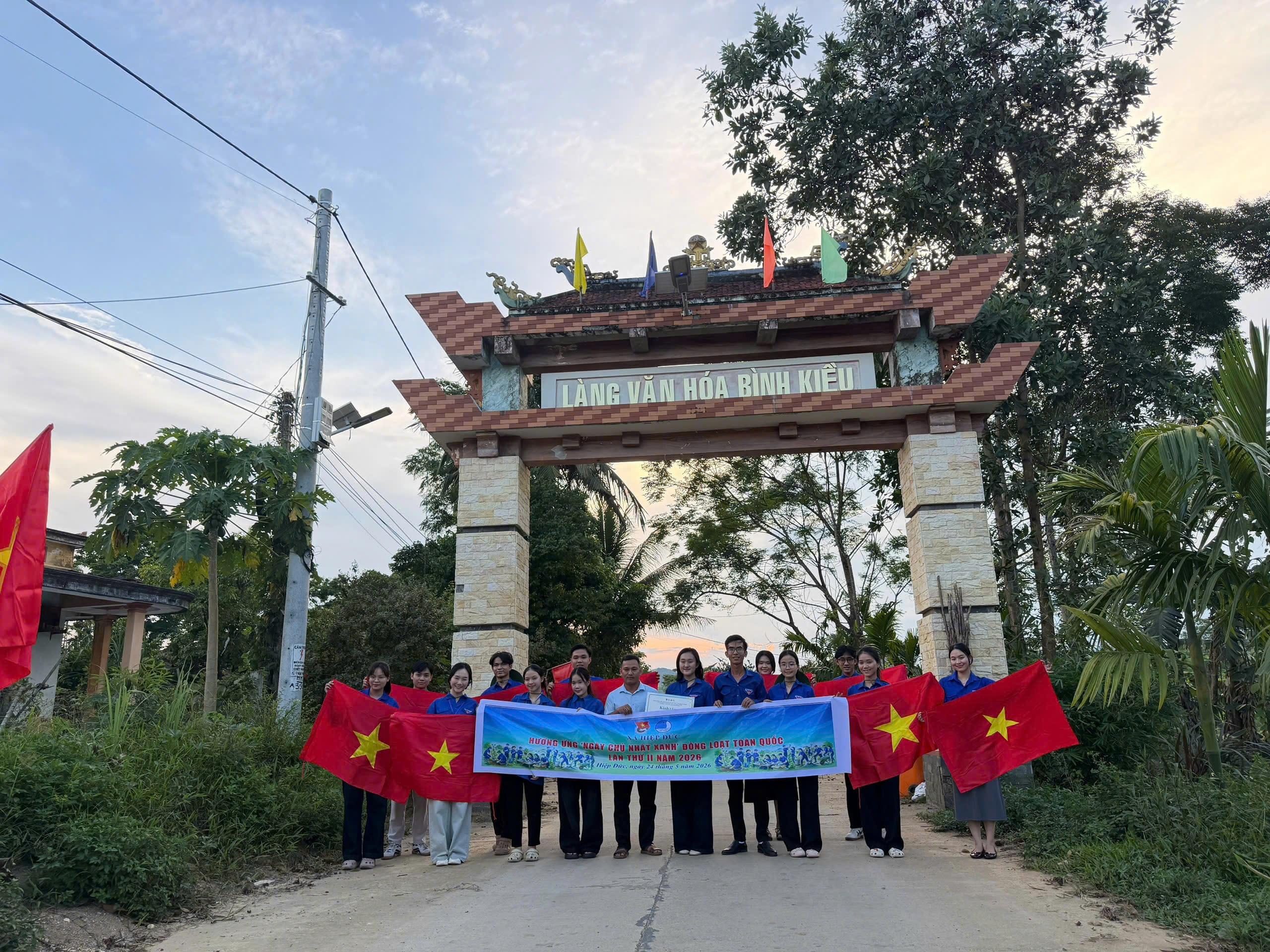 Thanh niên xã Hiệp Đức ra quân hưởng ứng “Ngày Chủ nhật xanh” toàn quốc lần thứ II năm 2026