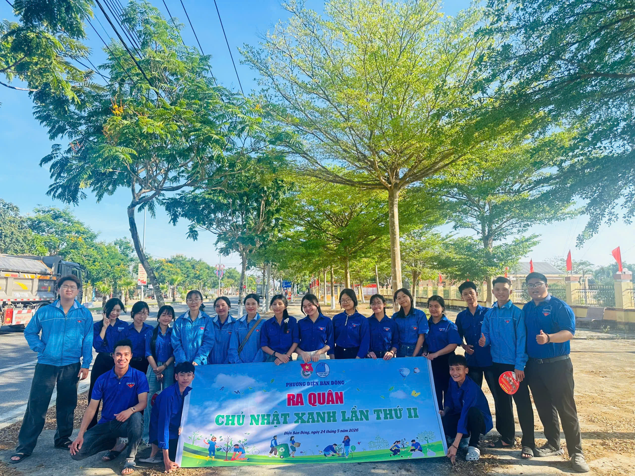 Đoàn phường Điện Bàn Đông ra quân hưởng ứng “Ngày Chủ nhật xanh” lần II năm 2026