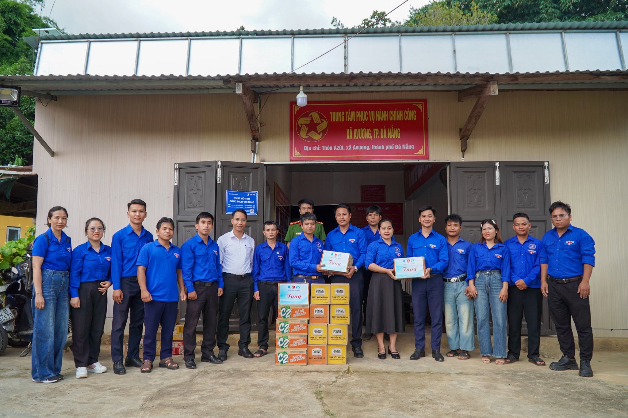 Lãnh đạo Thành đoàn - Hội LHTN Việt Nam thành phố - Hội Sinh viên Việt Nam thành phố thăm cácđội hình sinh viên tình nguyện