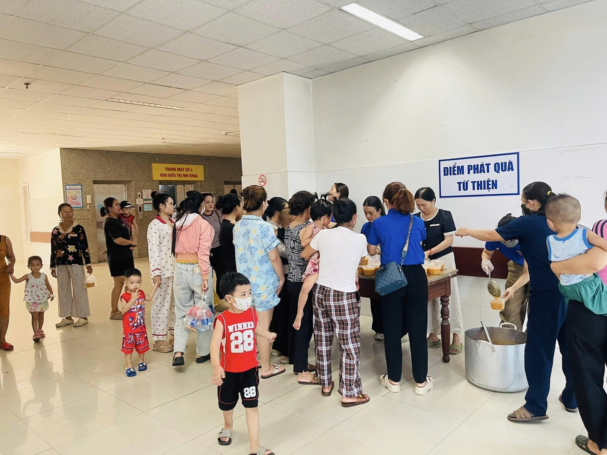 Tuổi trẻ Tam Kỳ trao yêu thương đến các em nhỏ nhân Ngày Quốc tế Thiếu nhi 1/6