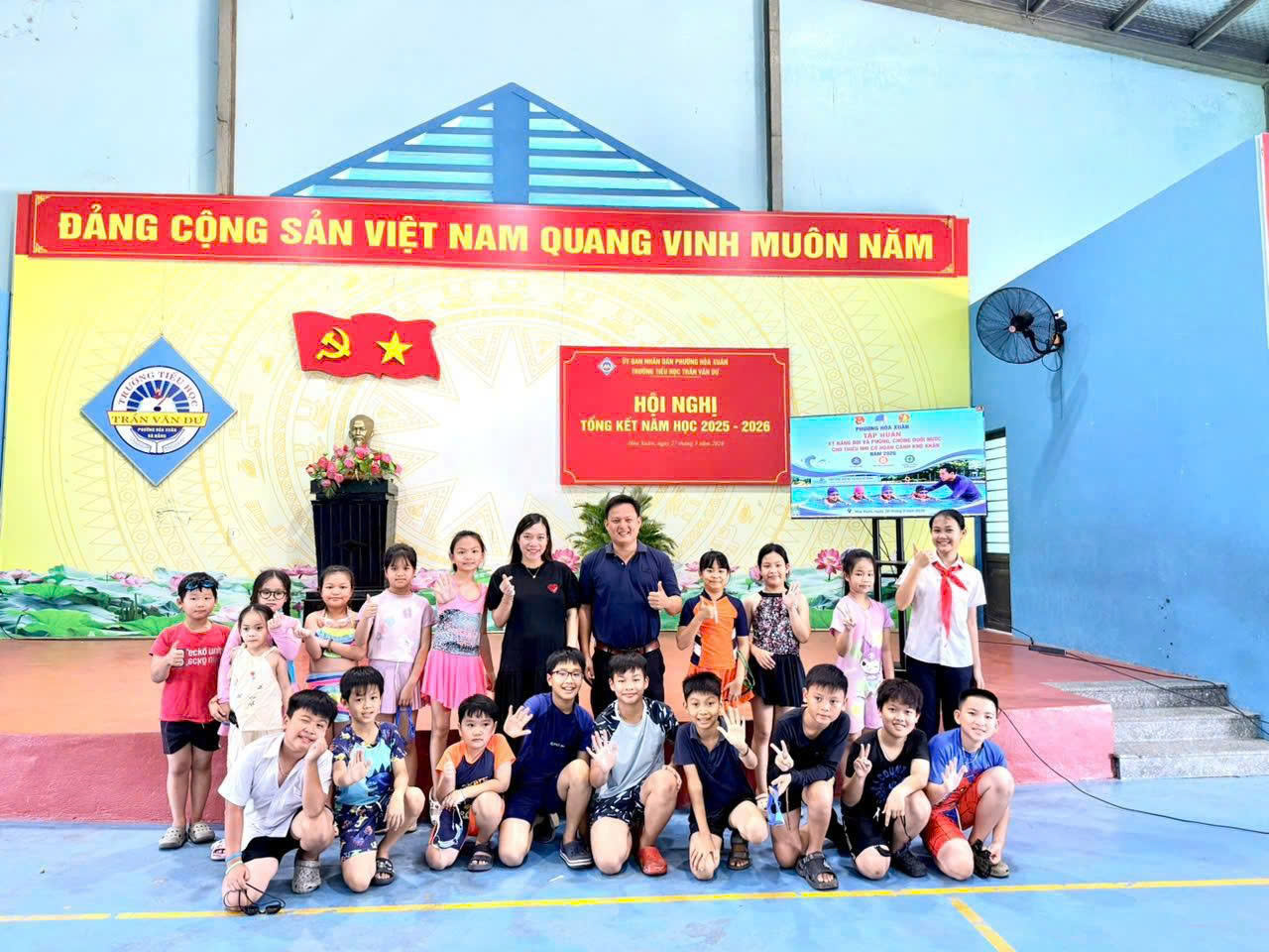 Đoàn phường Hòa Xuân trang bị kỹ năng bơi, phòng chống đuối nước cho thiếu nhi