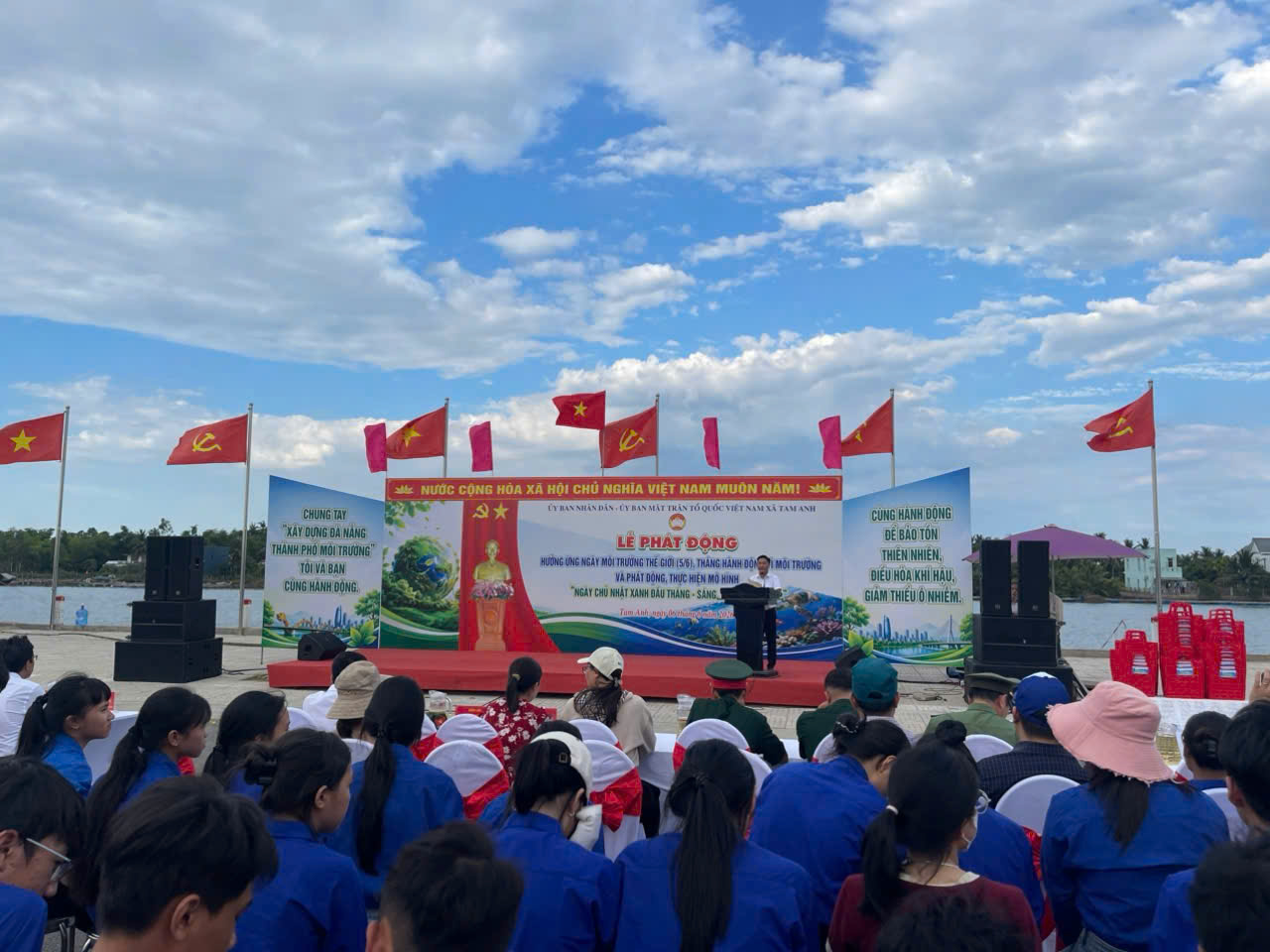 Tuổi trẻ Tam Anh hưởng ứng Ngày Môi trường thế giới và triển khai mô hình “Ngày Chủ nhật xanh đầu tháng – Sáng, xanh, sạch, đẹp”