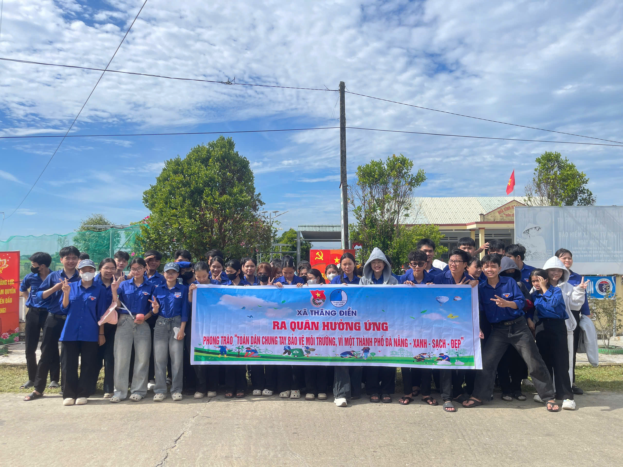 Tuổi trẻ Thăng Điền hưởng ứng phong trào “Toàn dân chung tay bảo vệ môi trường vì một thành phố Đà Nẵng xanh - sạch - đẹp”
