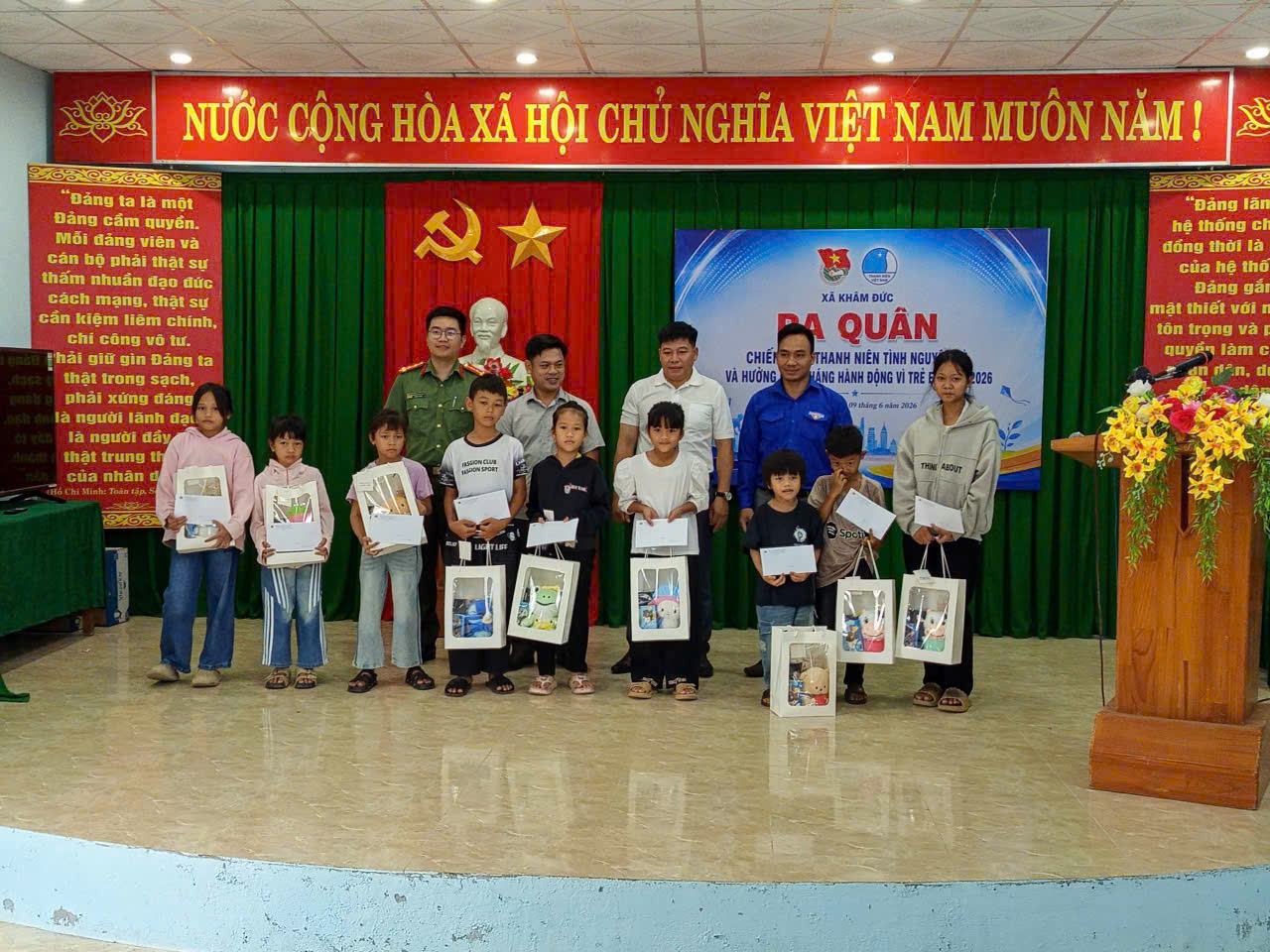 Đoàn xã Khâm Đức ra quân Chiến dịch Thanh niên tình nguyện hè và hưởng ứng Tháng hành động vì trẻ em năm 2026