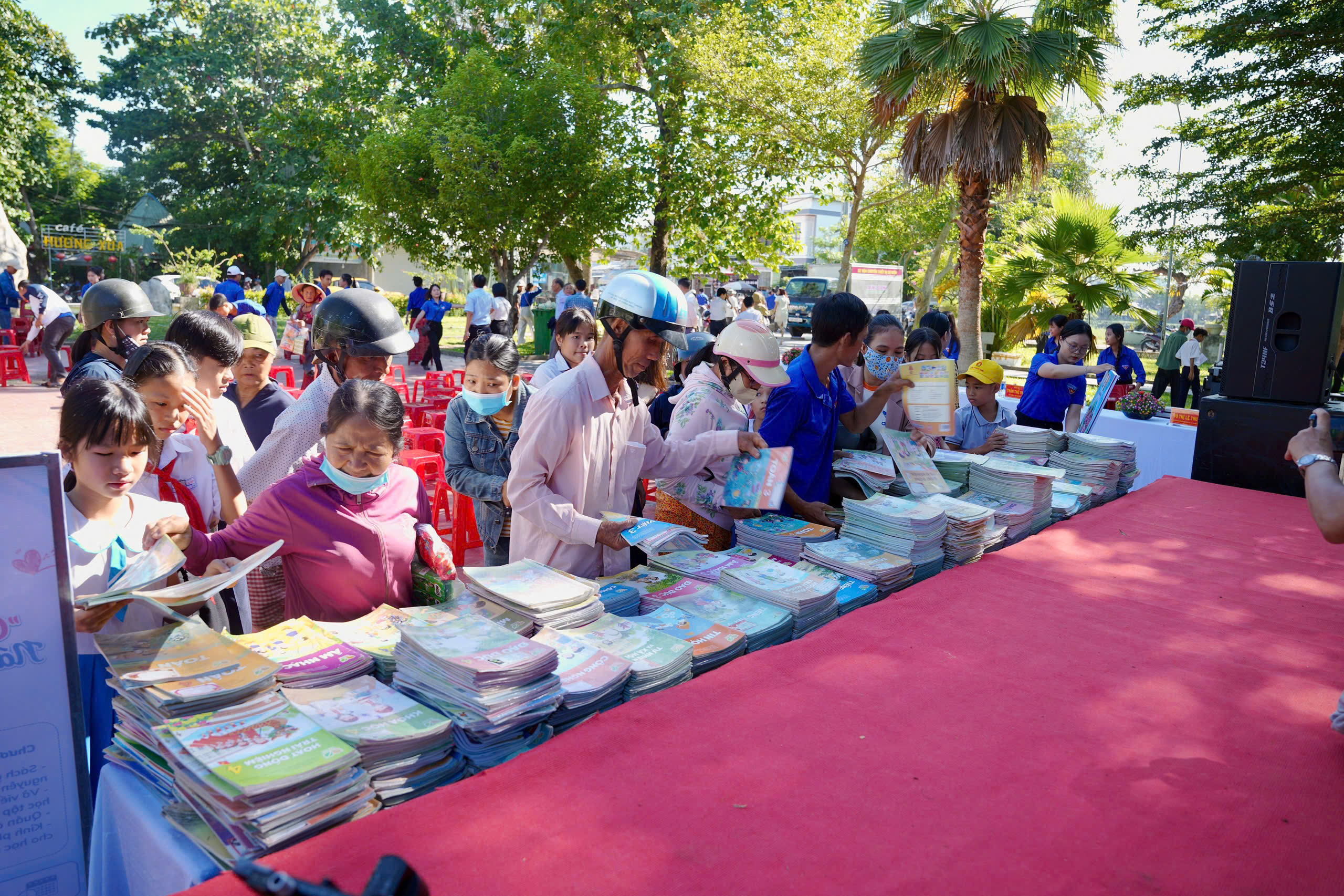 Đoàn Thanh niên - Hội đồng Đội xã Thăng Bình phát động chương trình “Chia sẻ yêu thương - Nâng bước tới trường”