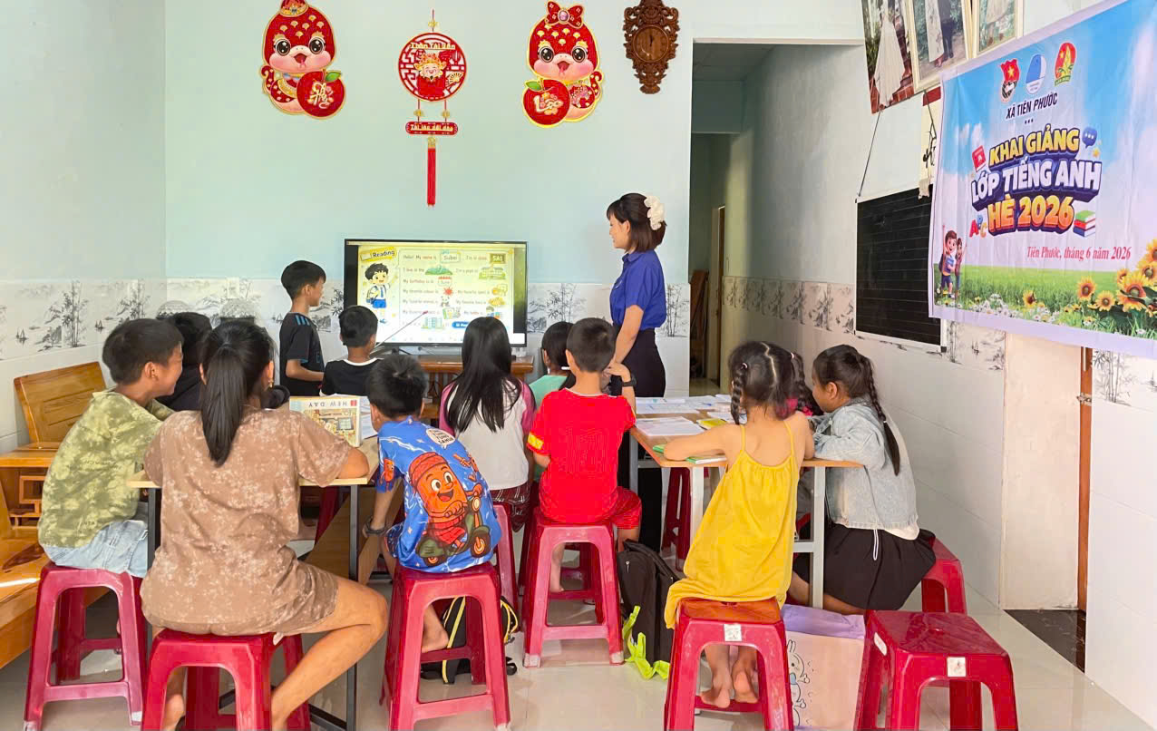 Tiên Phước: Chi đoàn thôn 6 tổ chức khai giảng lớp Tiếng Anh giao tiếp hè năm 2026