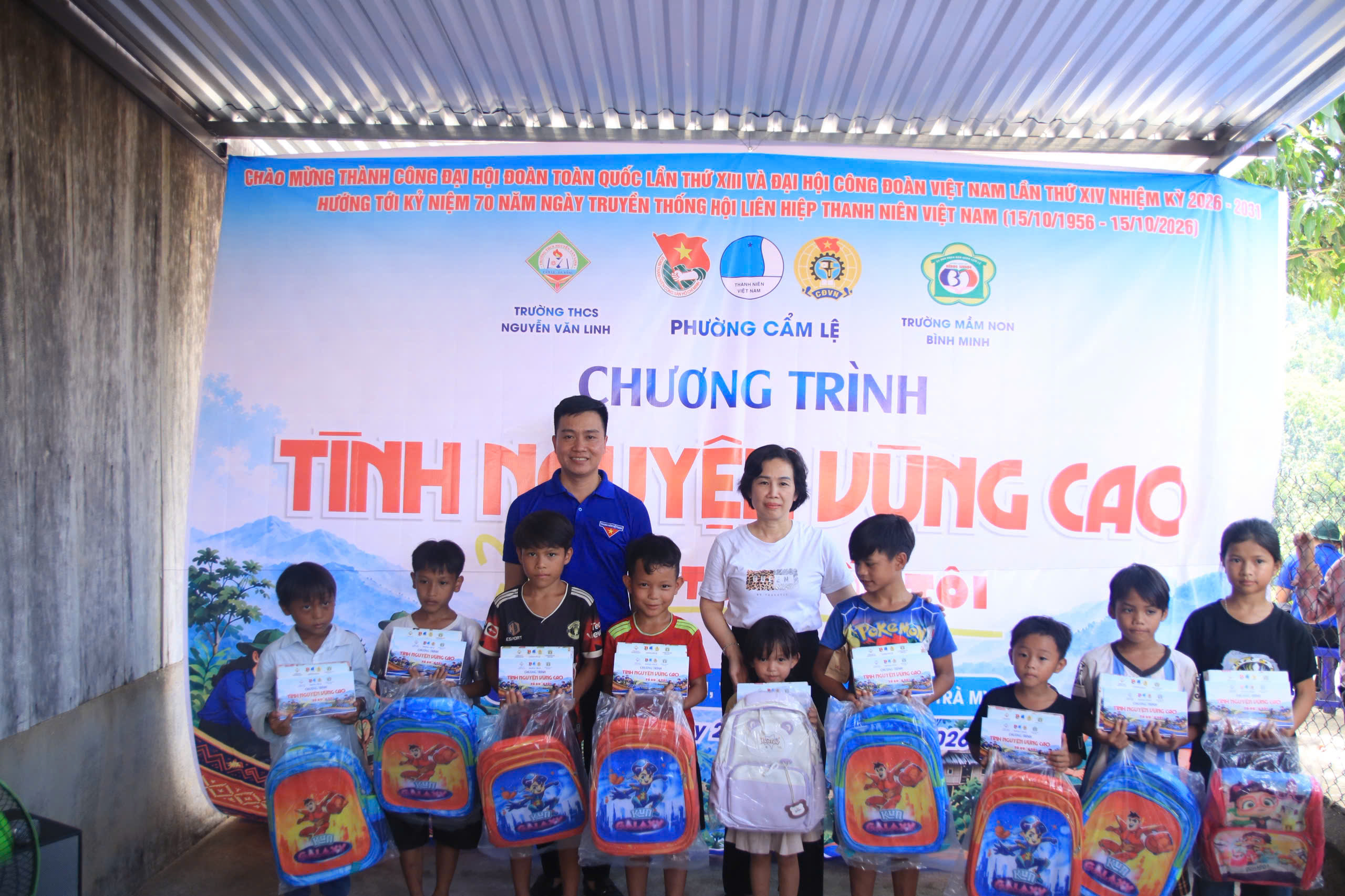 Đoàn phường Cẩm Lệ mang yêu thương đến với vùng cao Nam Trà My